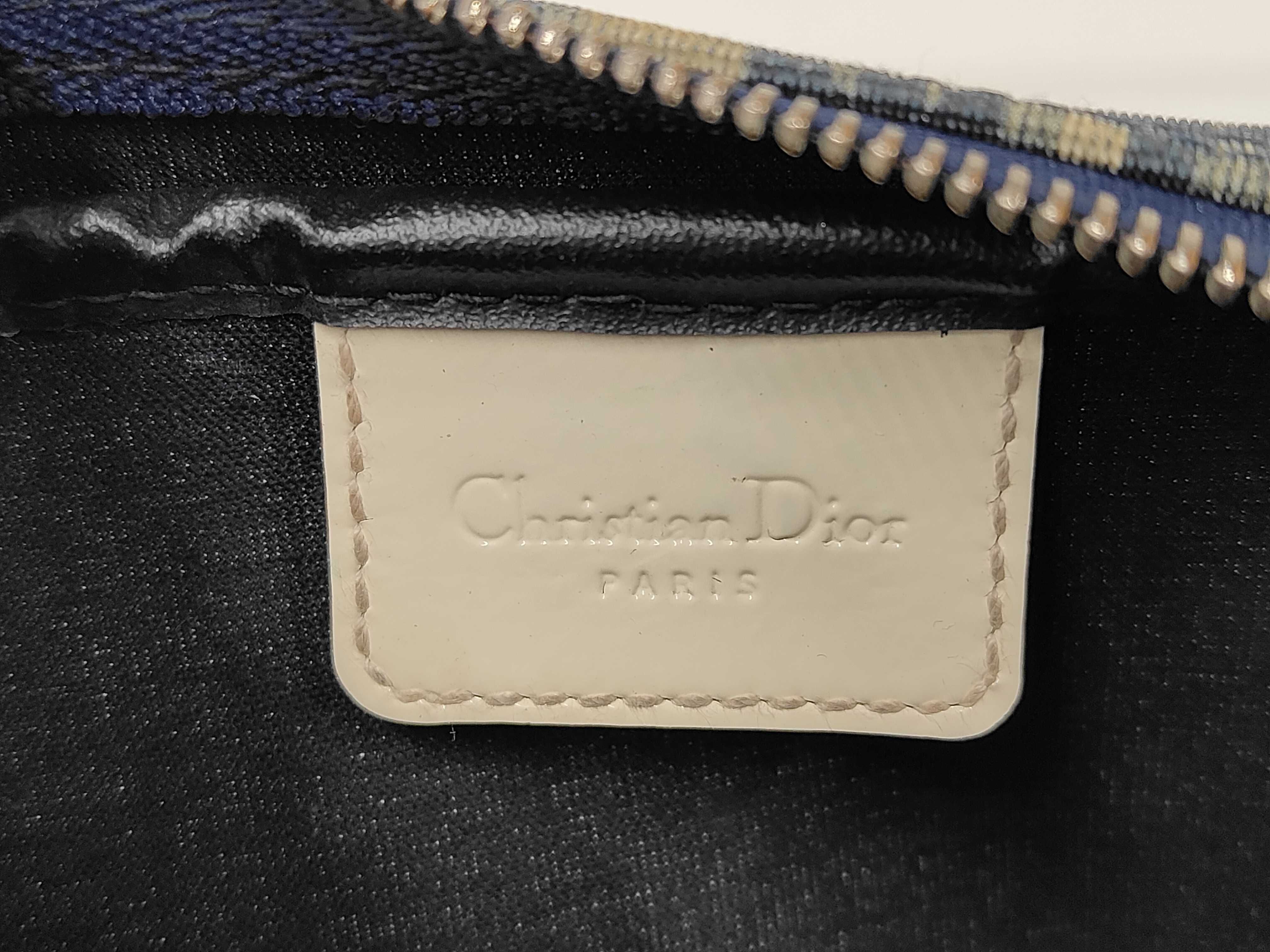 pouch — view 9