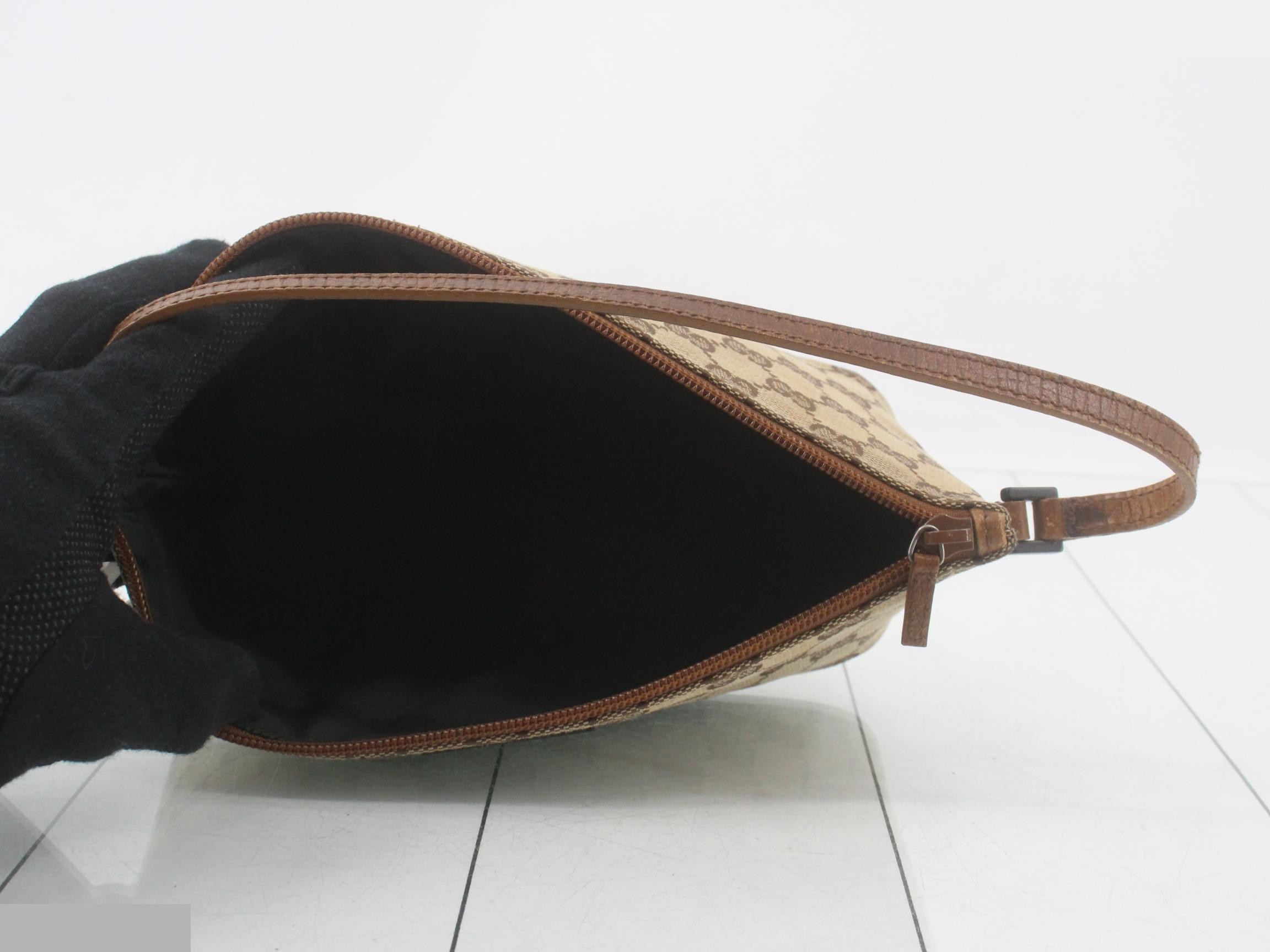 GG Canvas Accessoires Pouch — view 4
