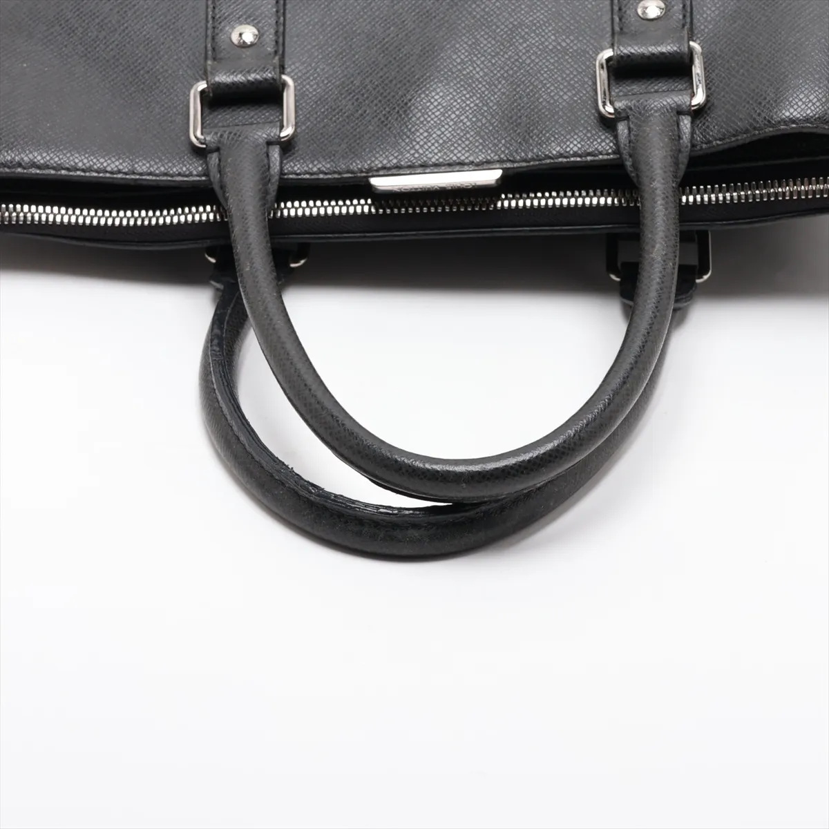 Taiga Anton Tote M33433 MB2177 Black, aftermarket zipper pull — view 5
