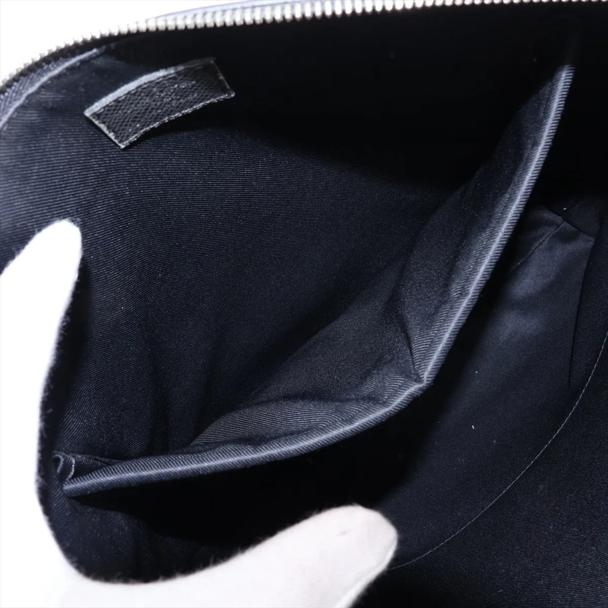 Taiga Anton Tote M33433 MB2177 Black, aftermarket zipper pull — view 8