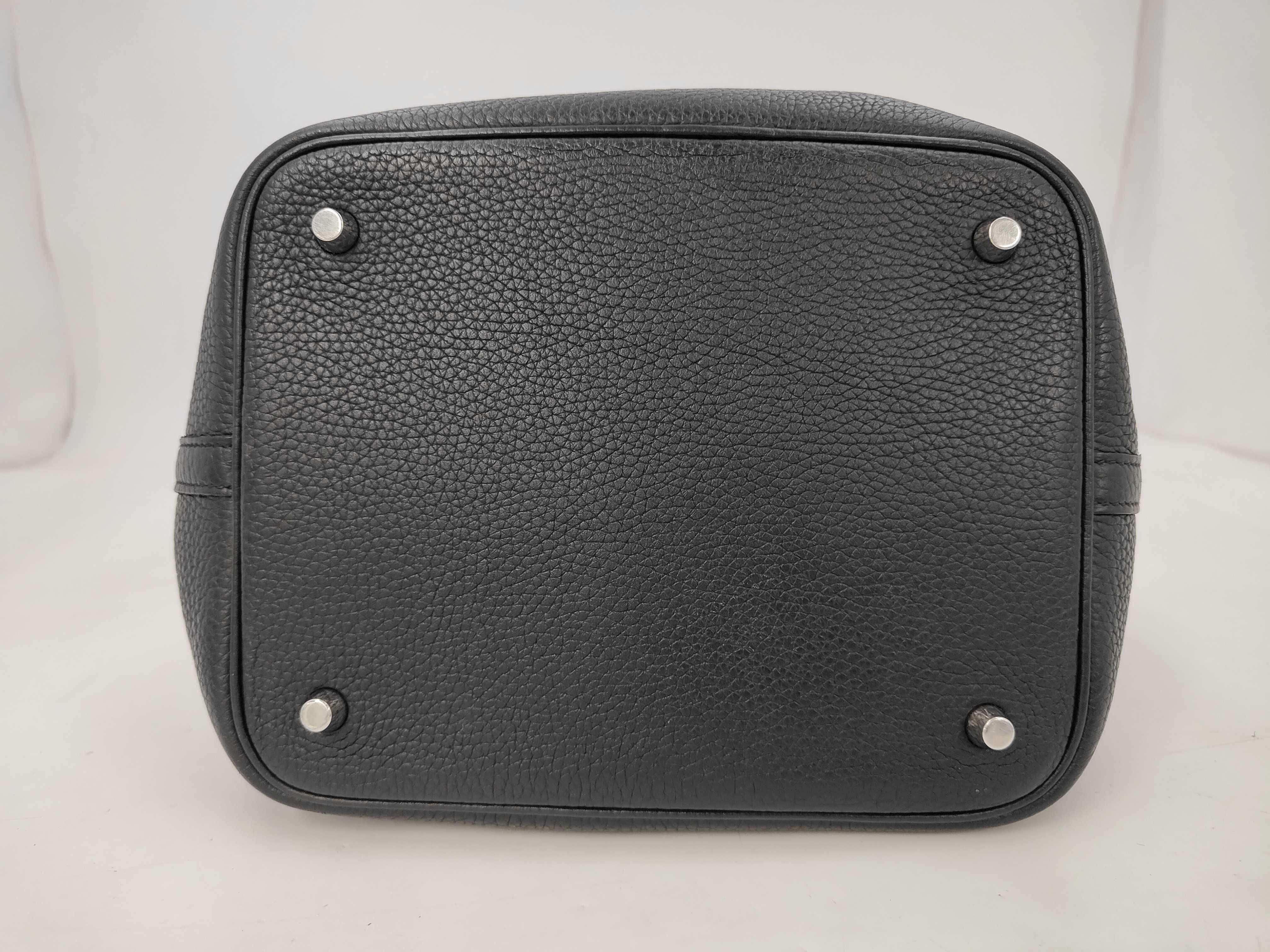 Picotin Lock MM Noir (Y stamp) handbag — view 3
