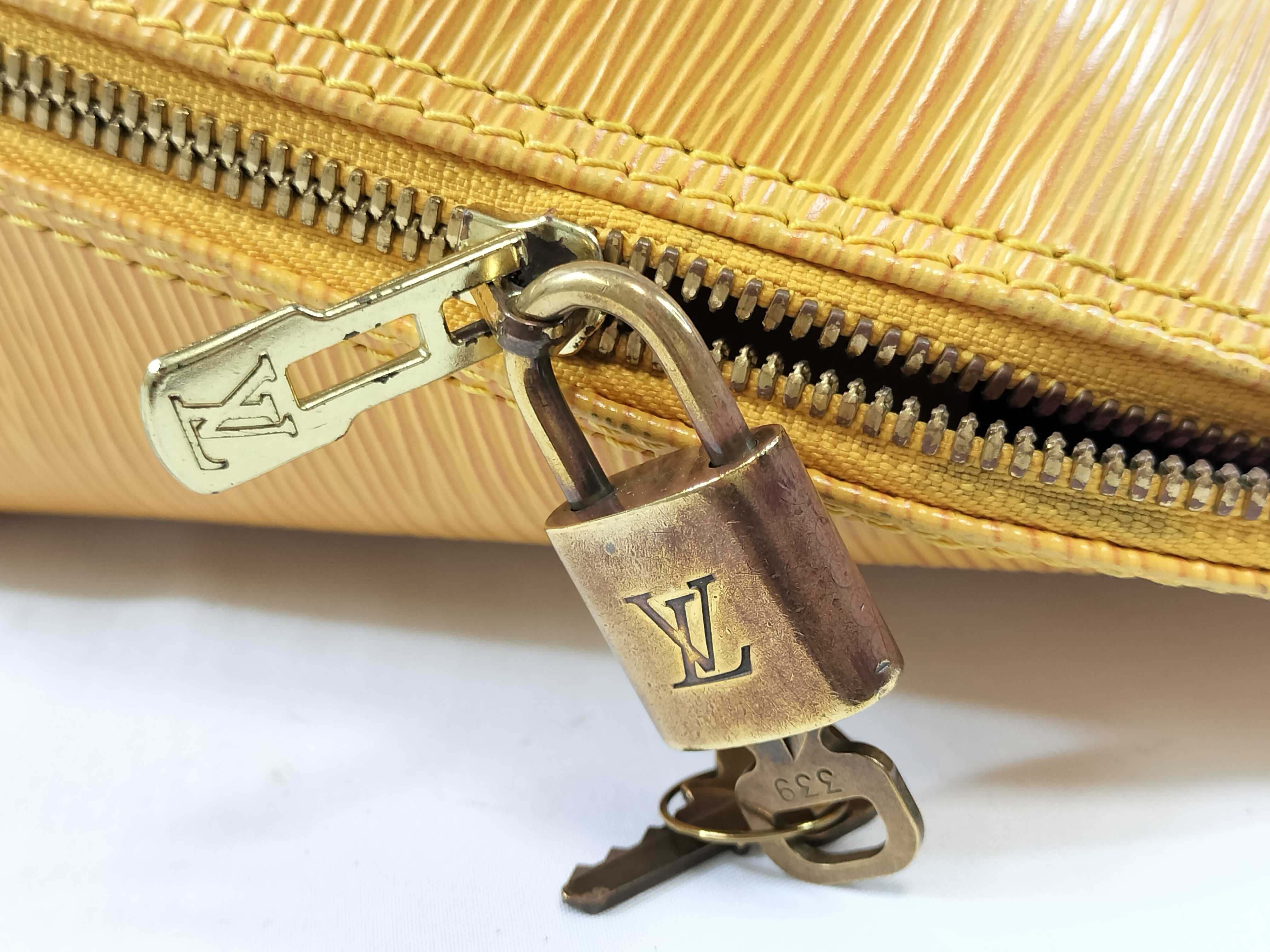 Epi Alma MM Handbag — view 13