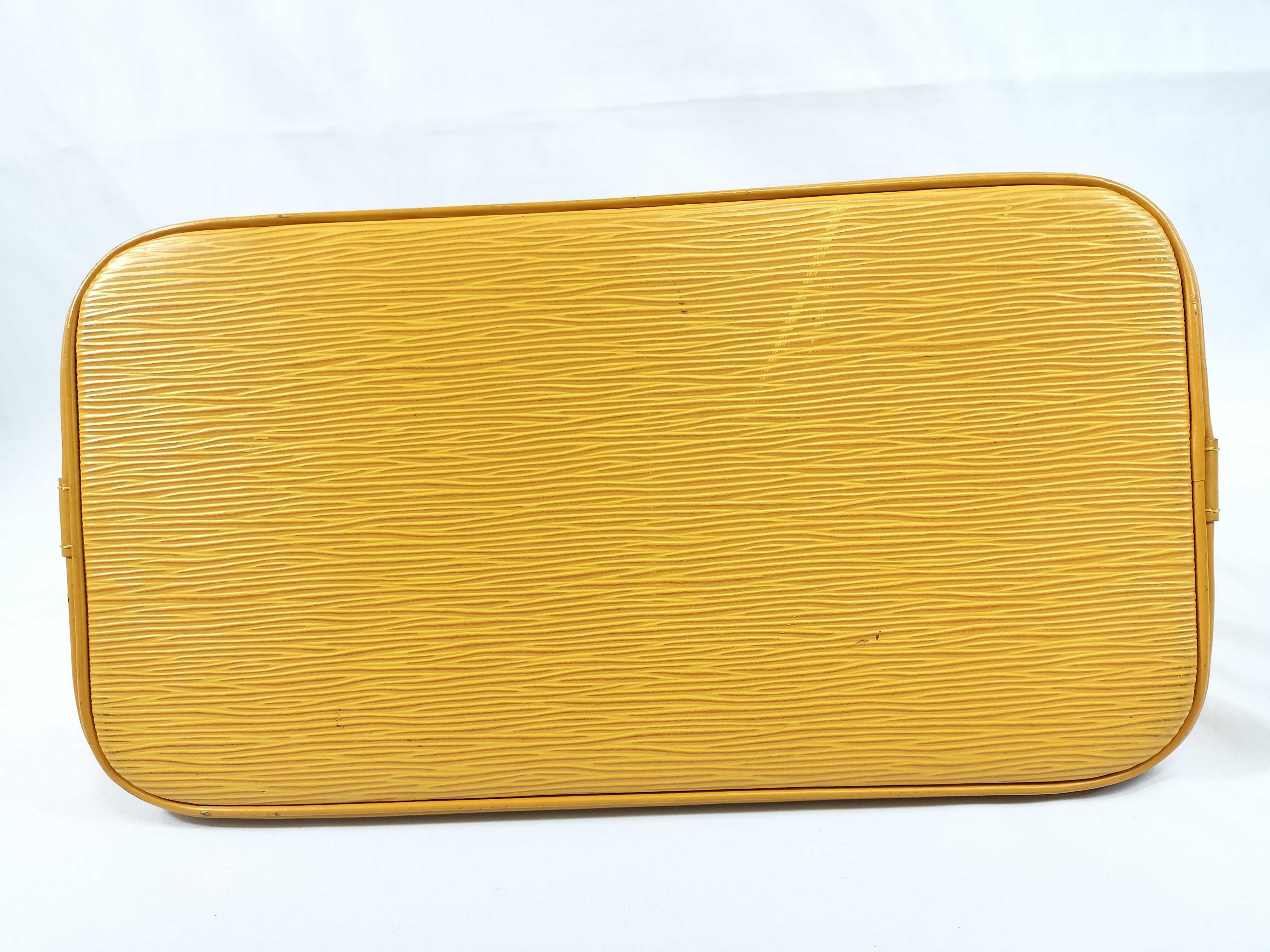Epi Alma MM Handbag — view 8