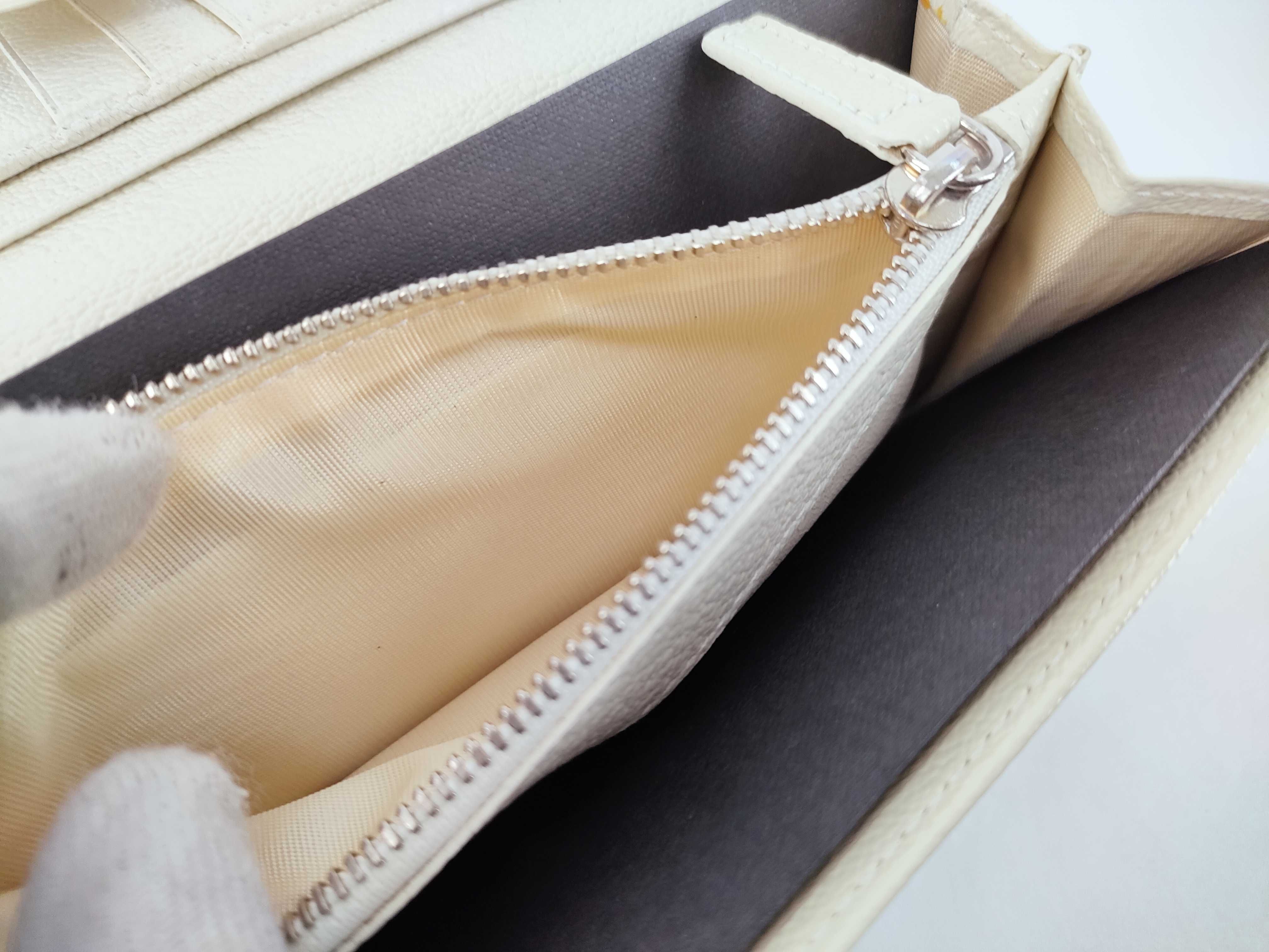 Bulgari long wallet, white wallet — view 10