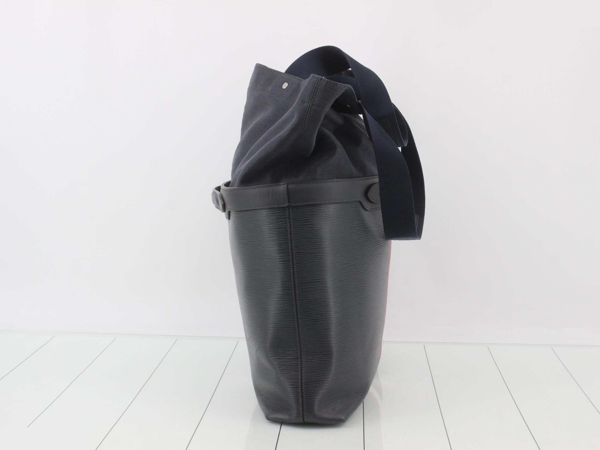 Ultralight Line Tote 2-Way Bag — view 3