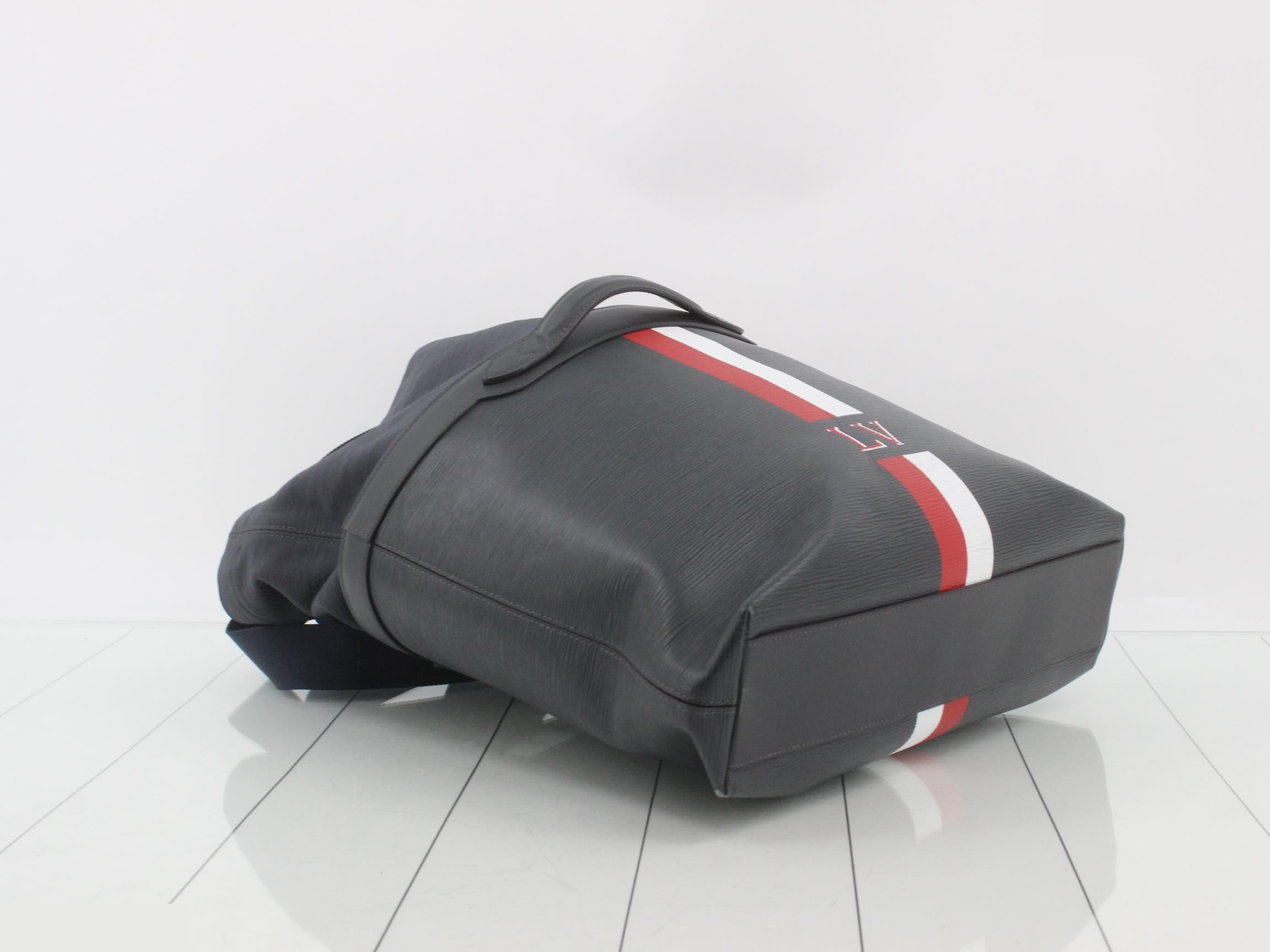 Ultralight Line Tote 2-Way Bag — view 5