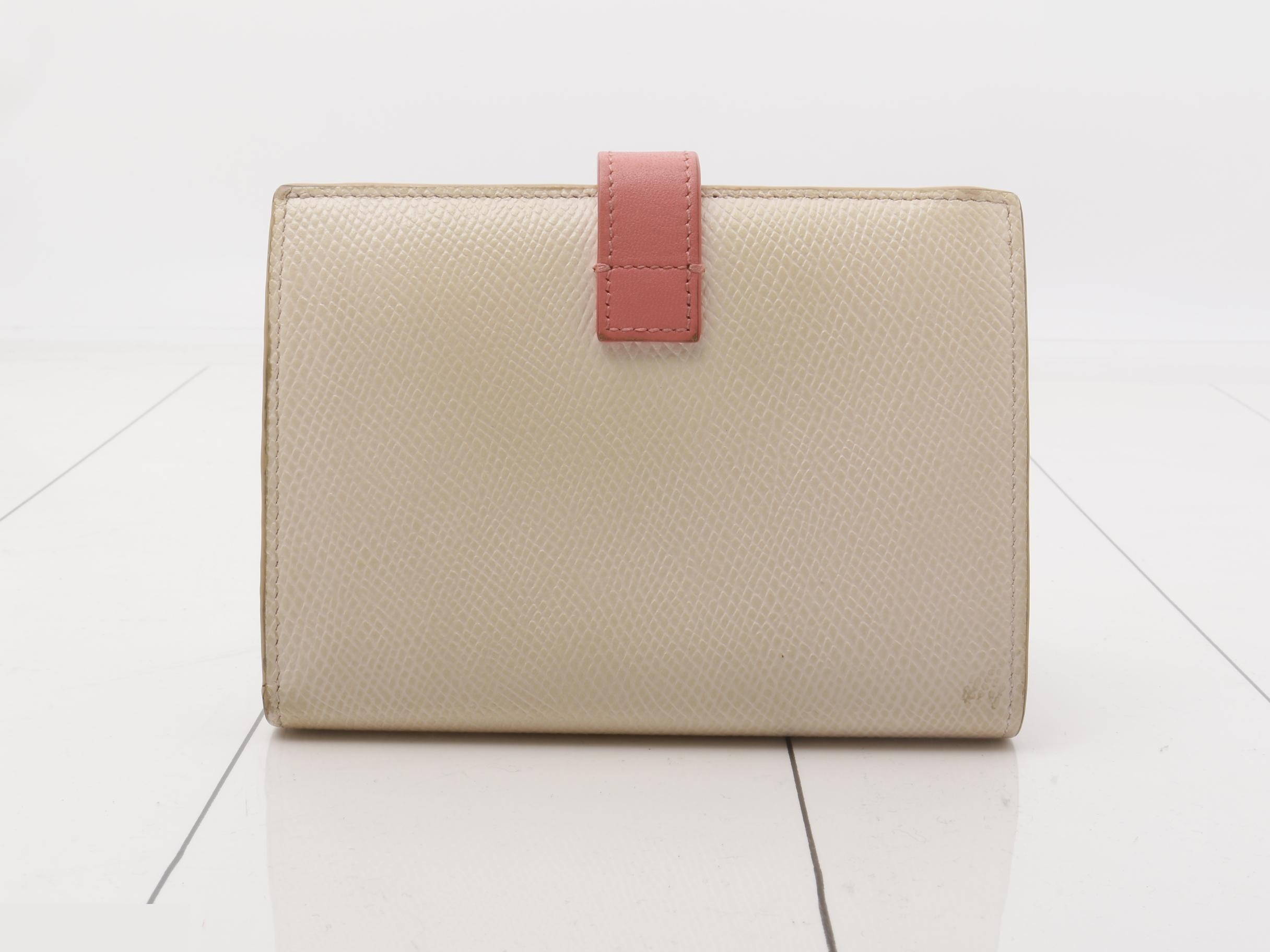 Medium wallet — view 2