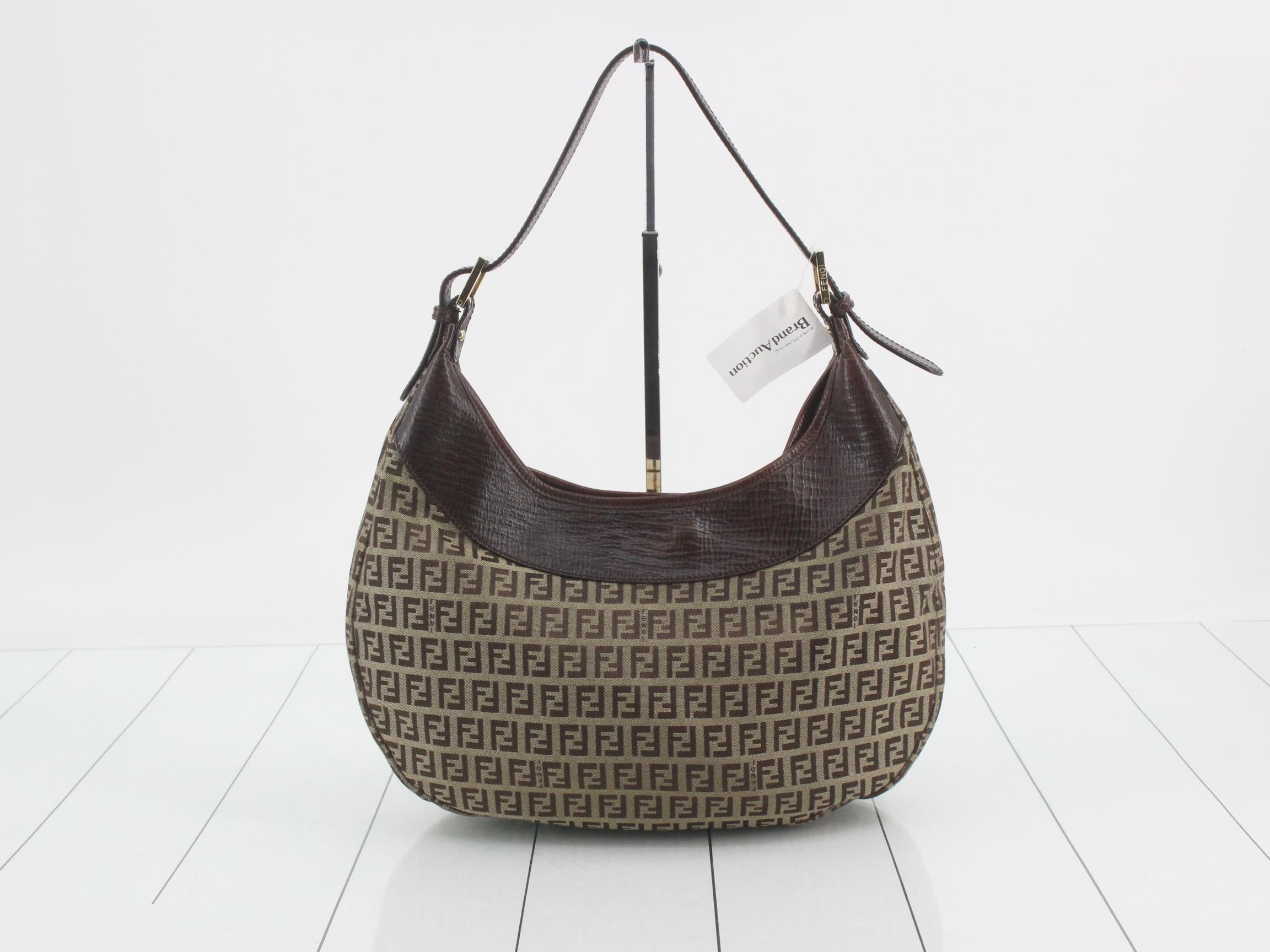 Zucchino Leather Shoulder Bag — view 2