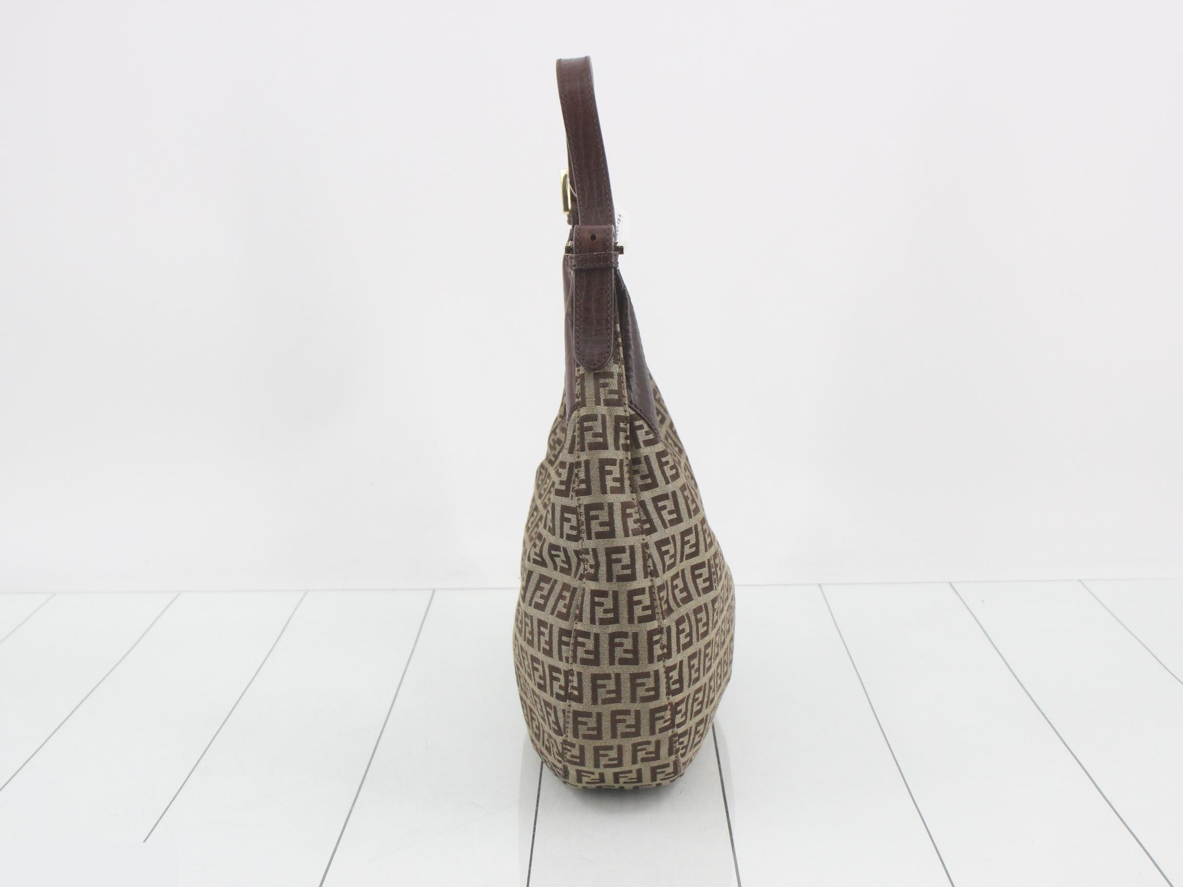 Zucchino Leather Shoulder Bag — view 3
