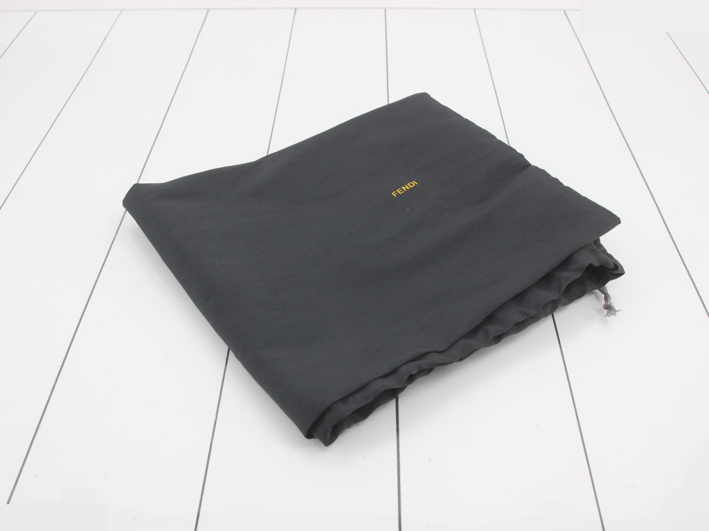 Zucchino Leather Shoulder Bag — view 7