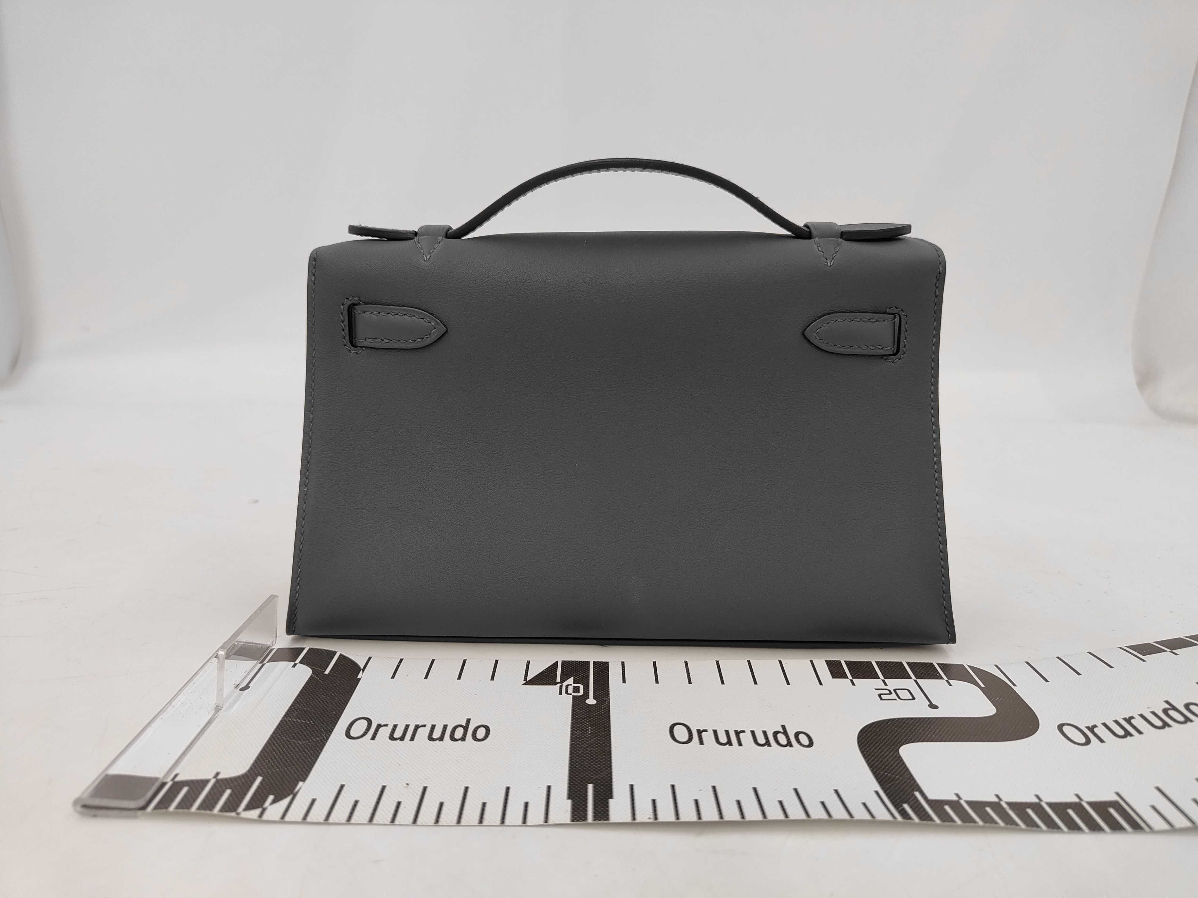 Hermes Pochette Kelly Swift Gris Misty Gold Hardware K Stamp Bag Handbag — view 2
