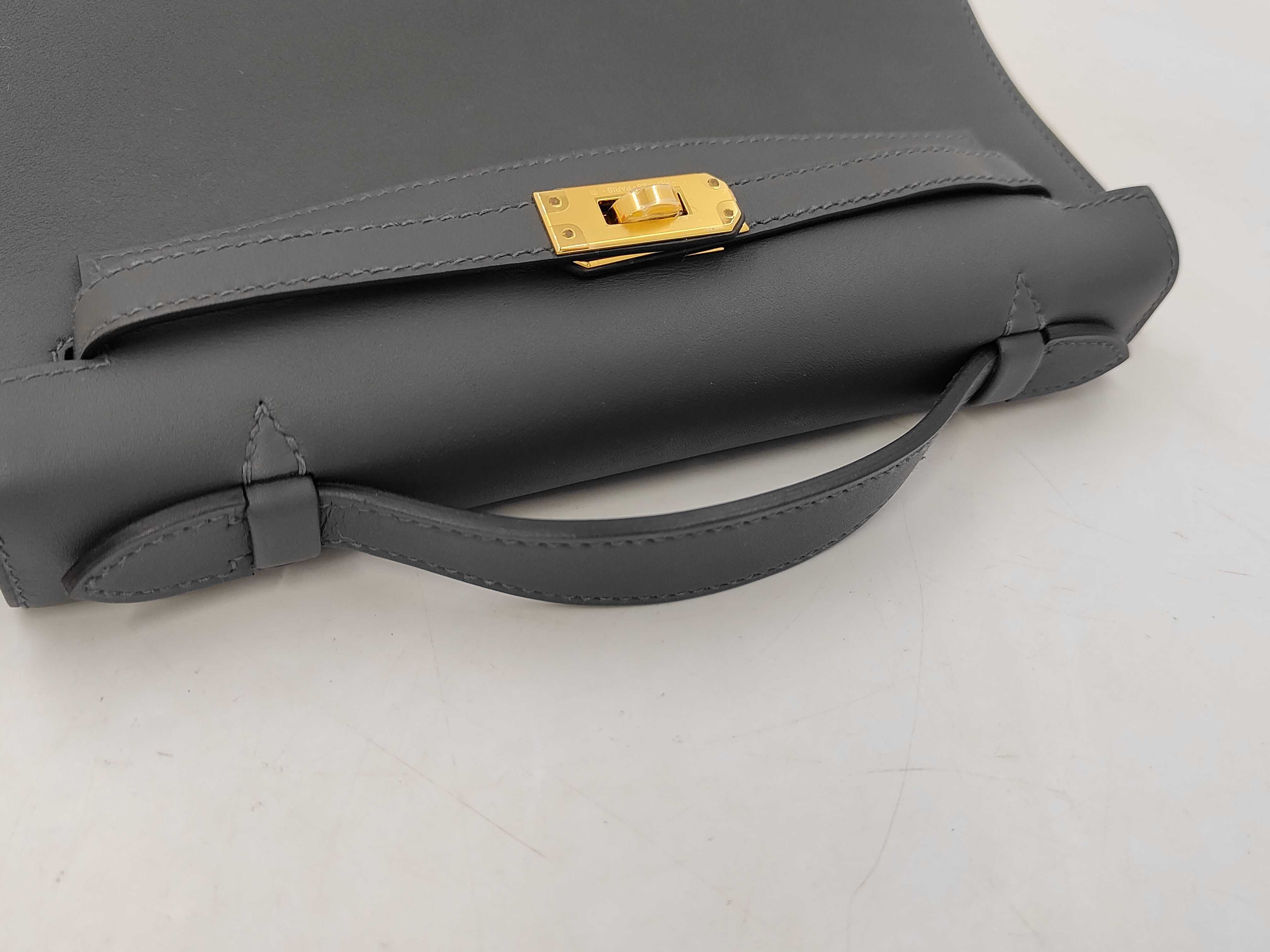 Hermes Pochette Kelly Swift Gris Misty Gold Hardware K Stamp Bag Handbag — view 3