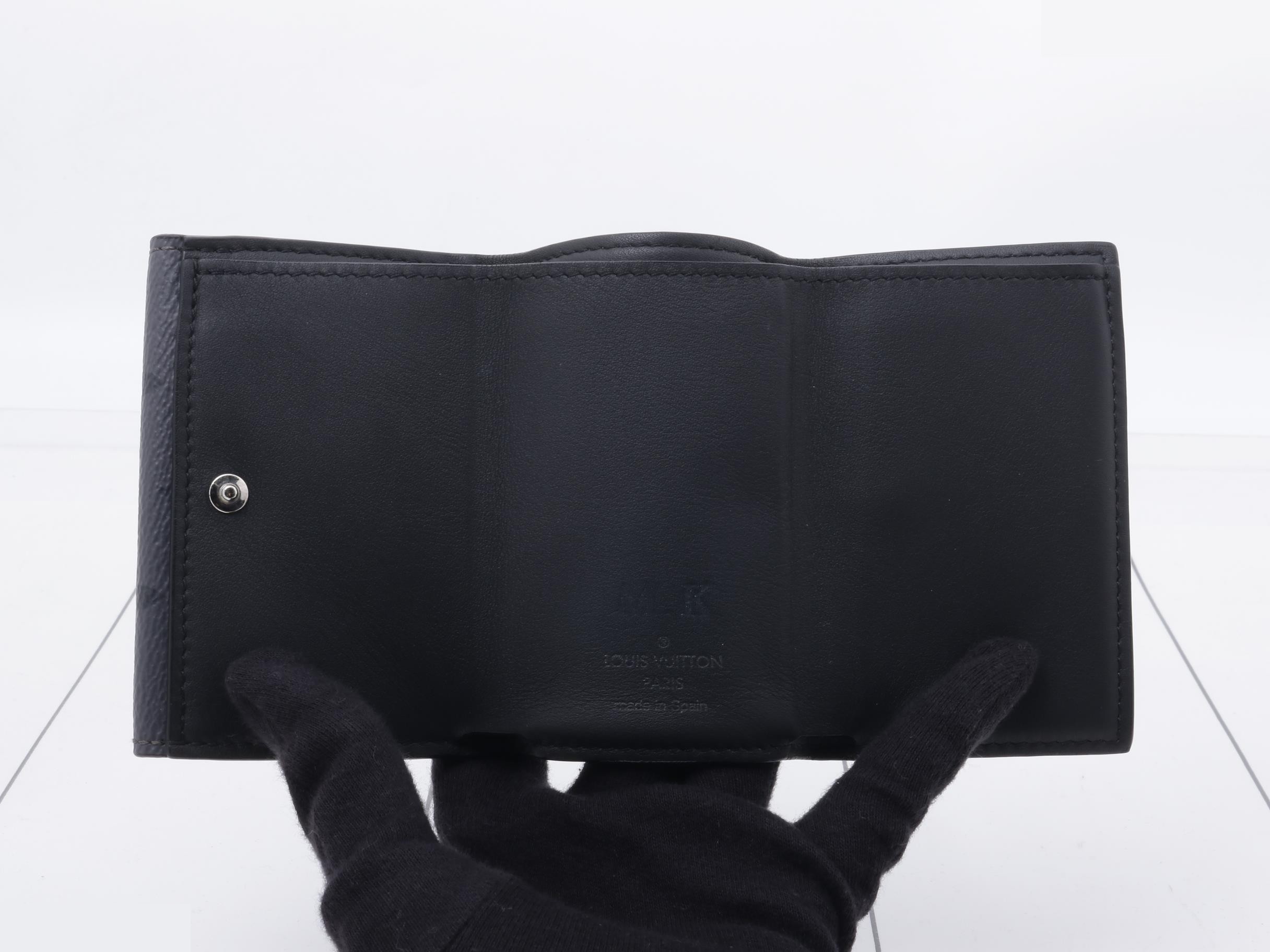 Discovery Compact Wallet with IC Chip — view 4