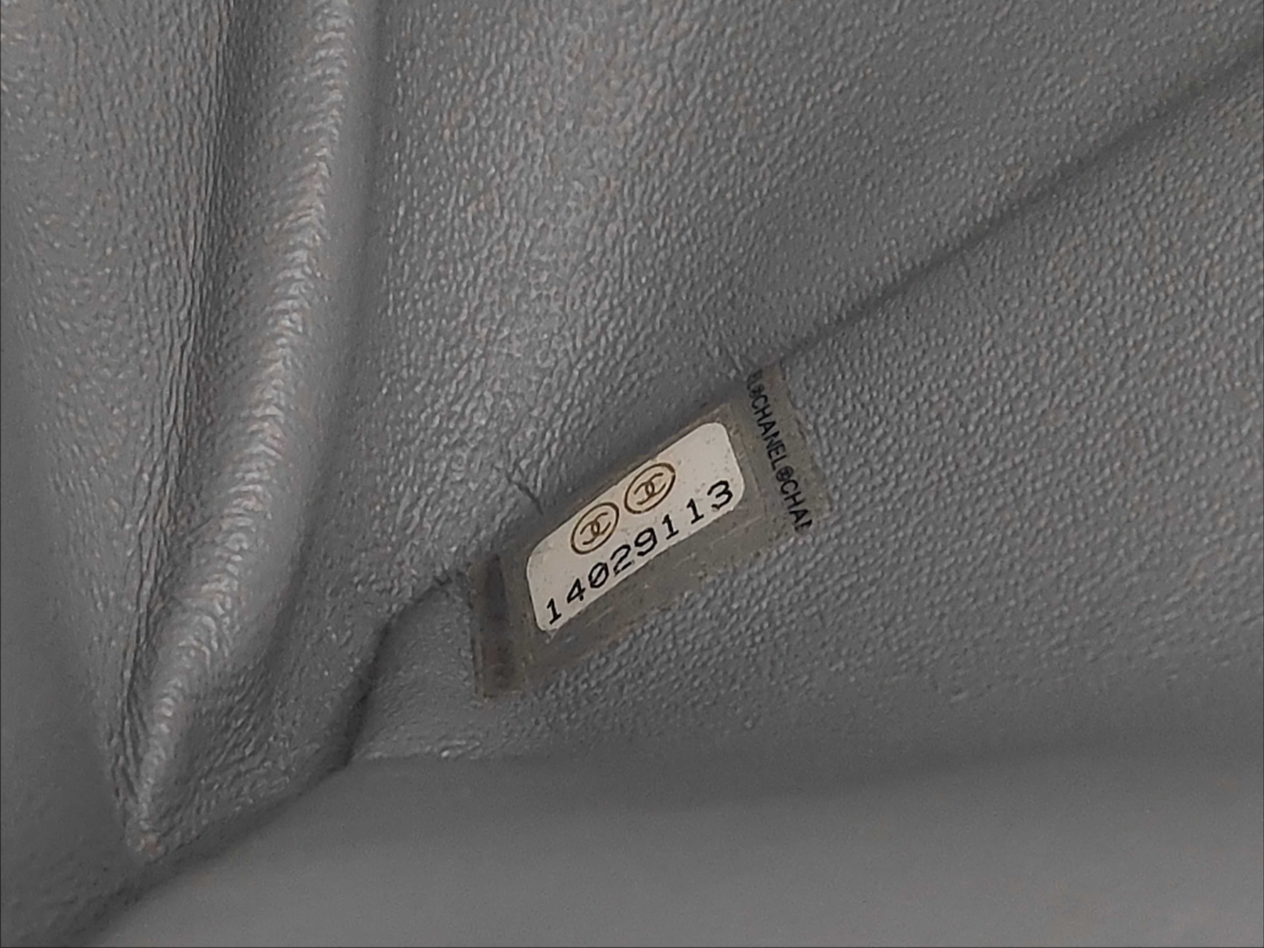 Double Flap Caviar Skin Bag, 2.55g, with seal, shoulder bag, serial number in the 14 range. — view 8