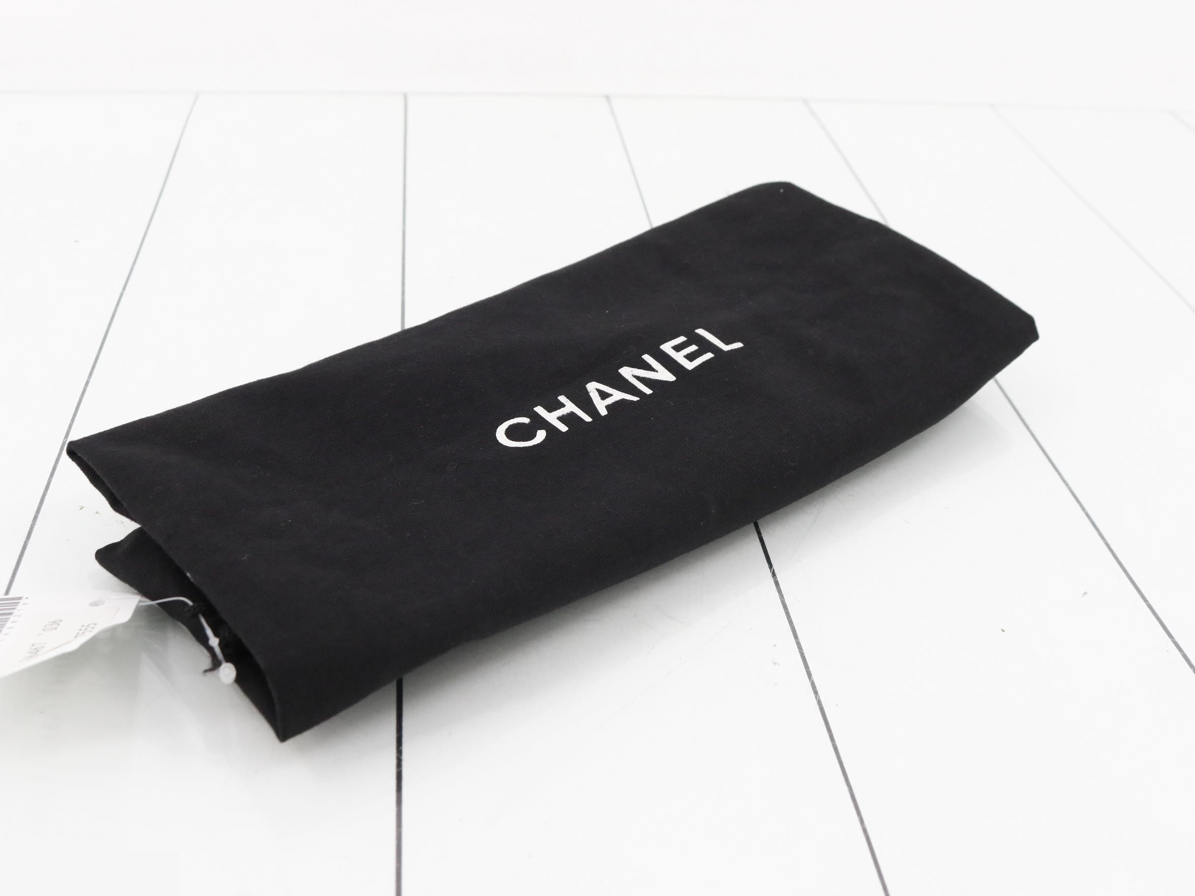 Matelassé Shoulder Bag — view 7