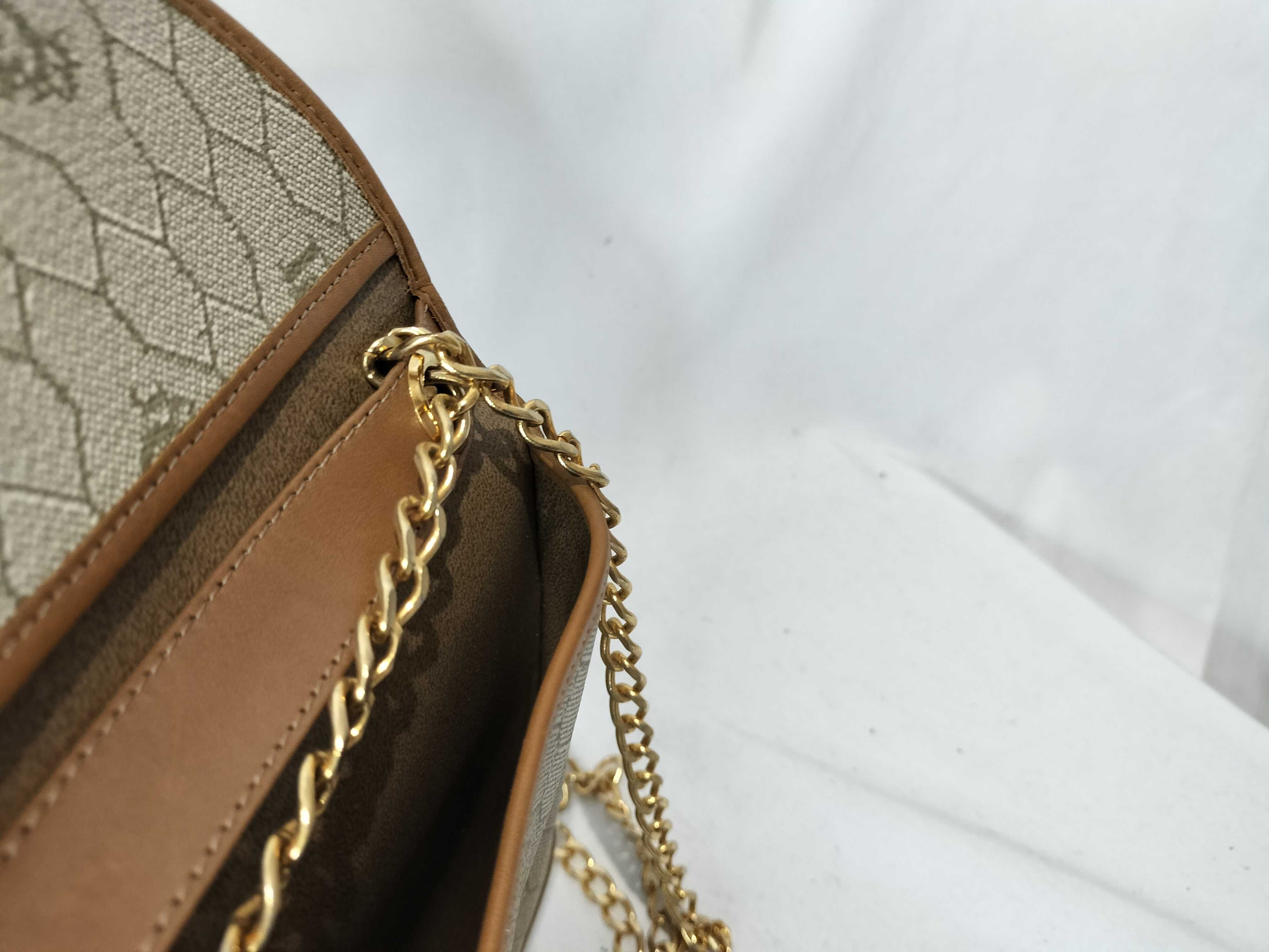 Honeycomb Vintage Gold Chain Shoulder Bag — view 12