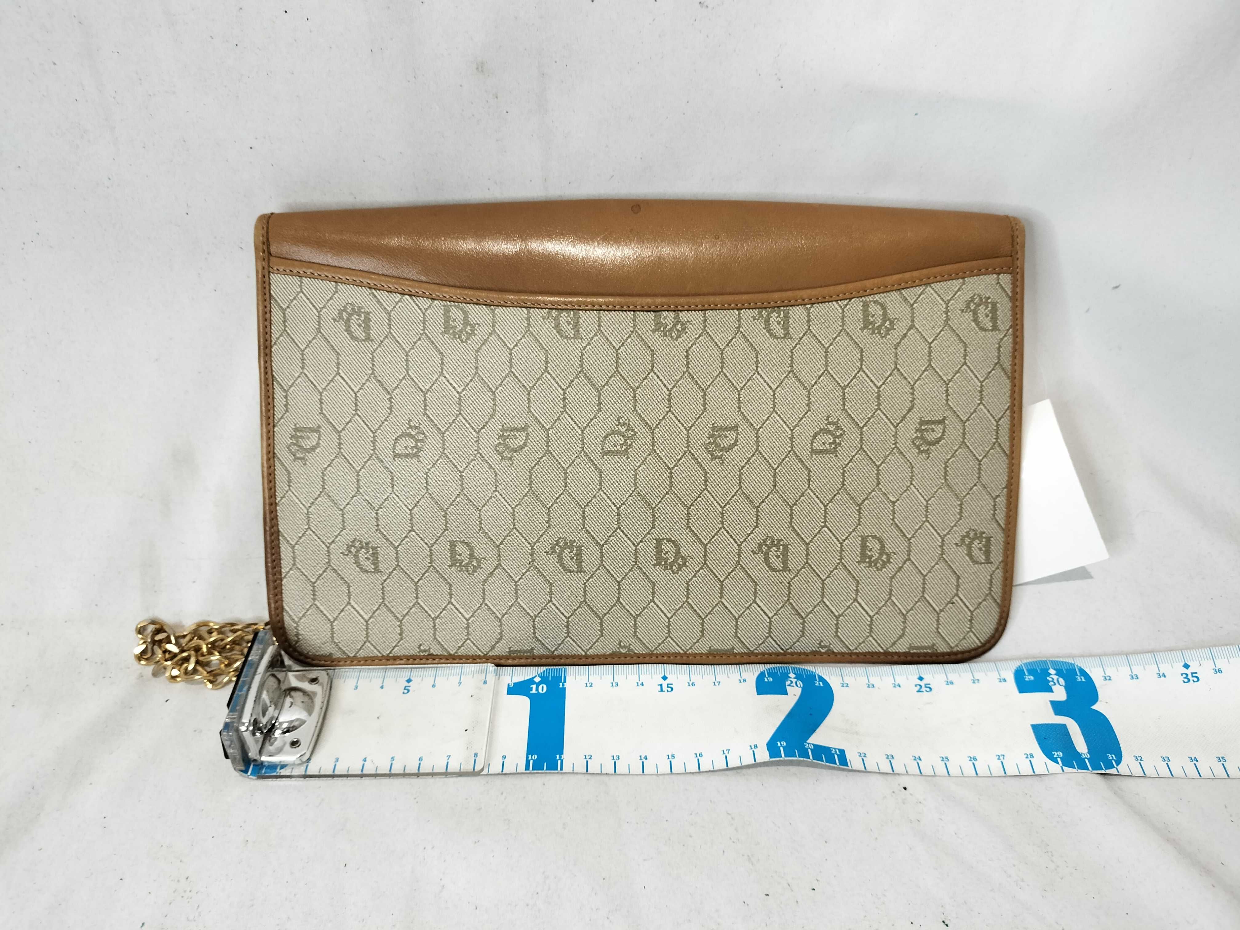 Honeycomb Vintage Gold Chain Shoulder Bag — view 3
