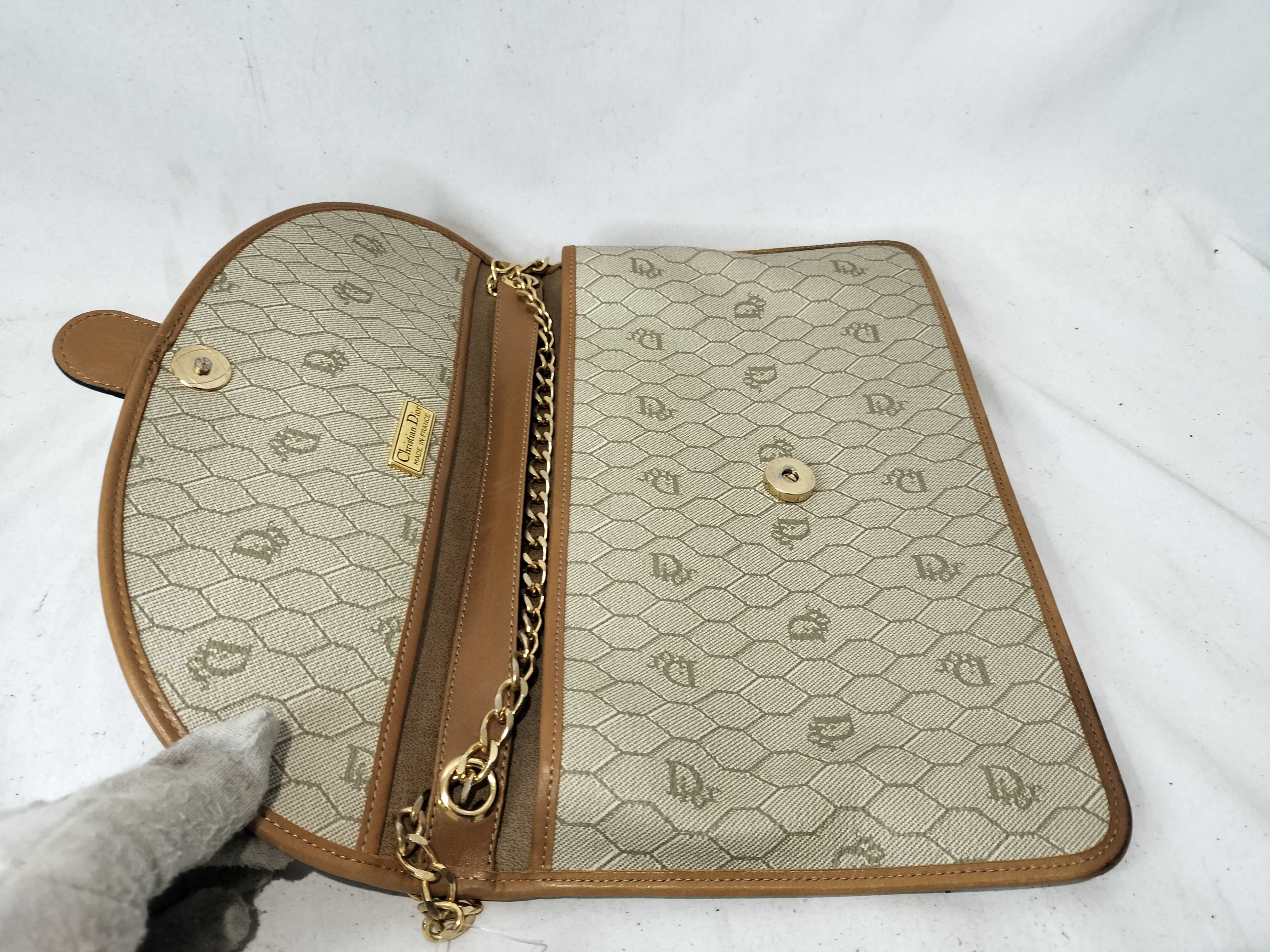 Honeycomb Vintage Gold Chain Shoulder Bag — view 9