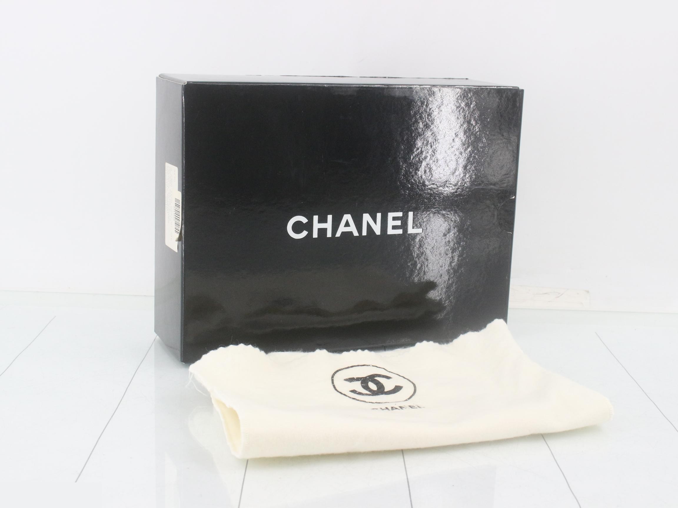 Matelassé Coco Mark Handbag — view 7
