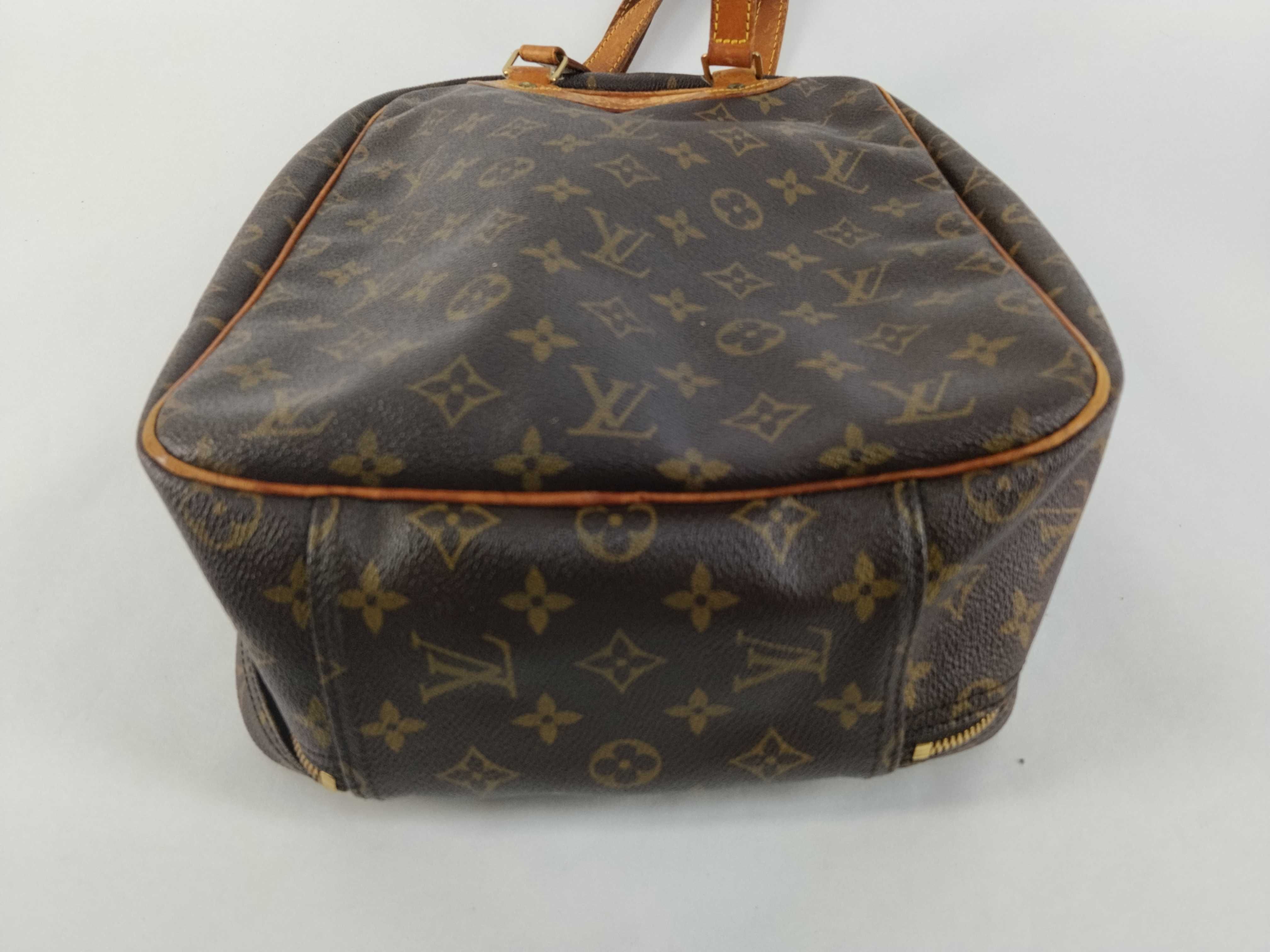 Monogram Louis Vuitton Monogram Excursion M41450 Handbag — view 7