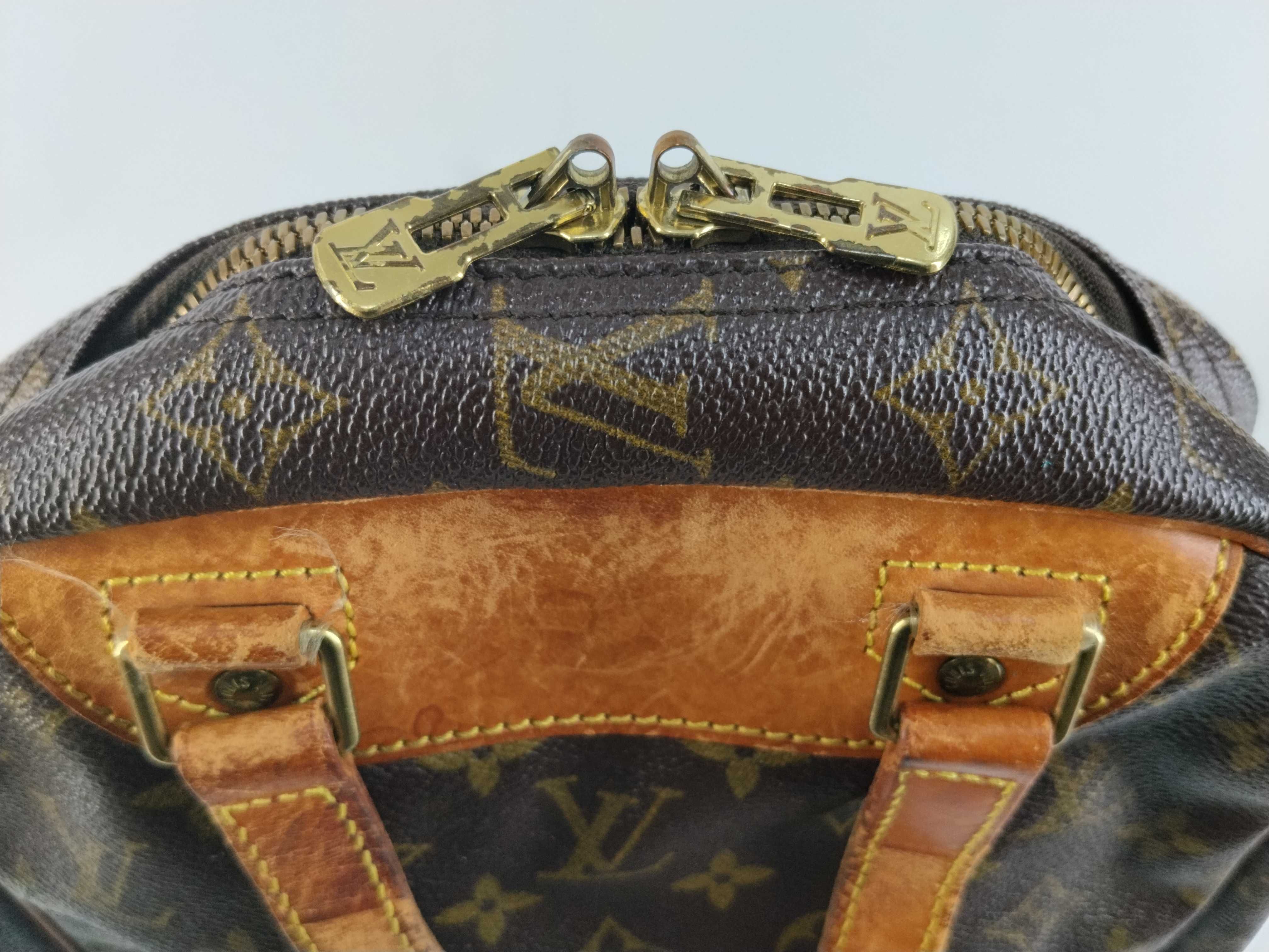 Monogram Louis Vuitton Monogram Excursion M41450 Handbag — view 8