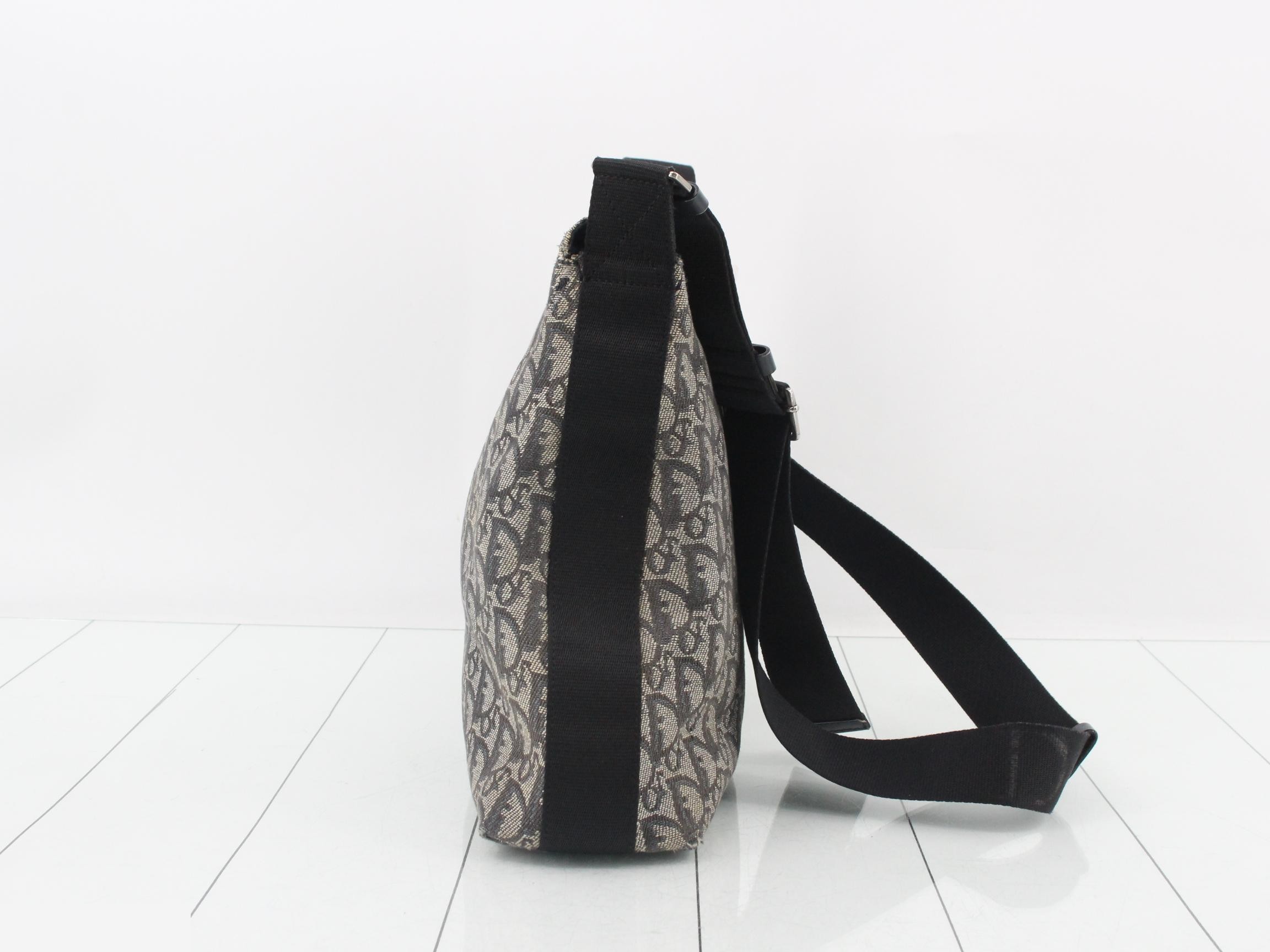 Trotter (bag) - Shoulder bag — view 4