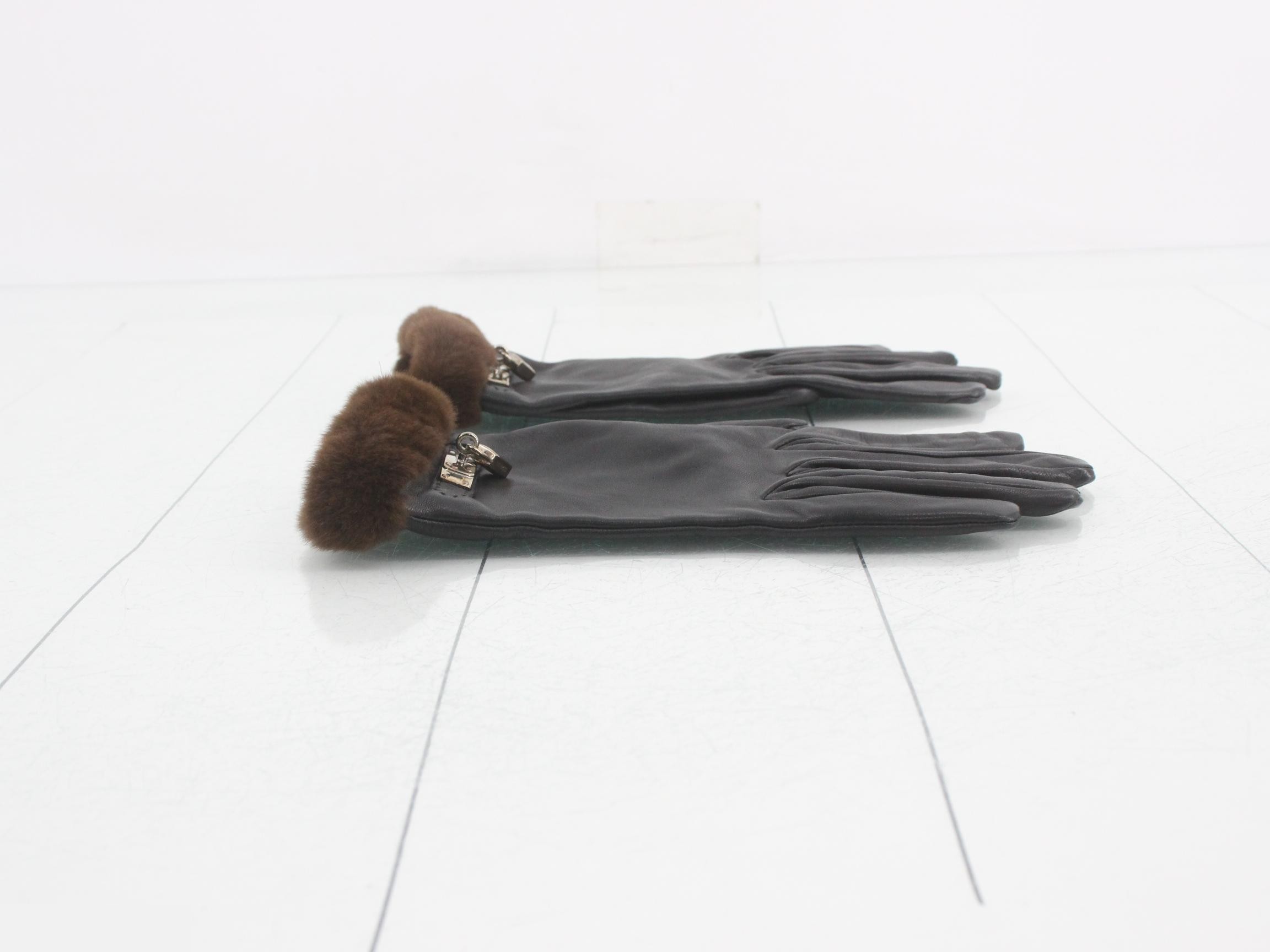 Kelly (accessories) and gloves — view 3