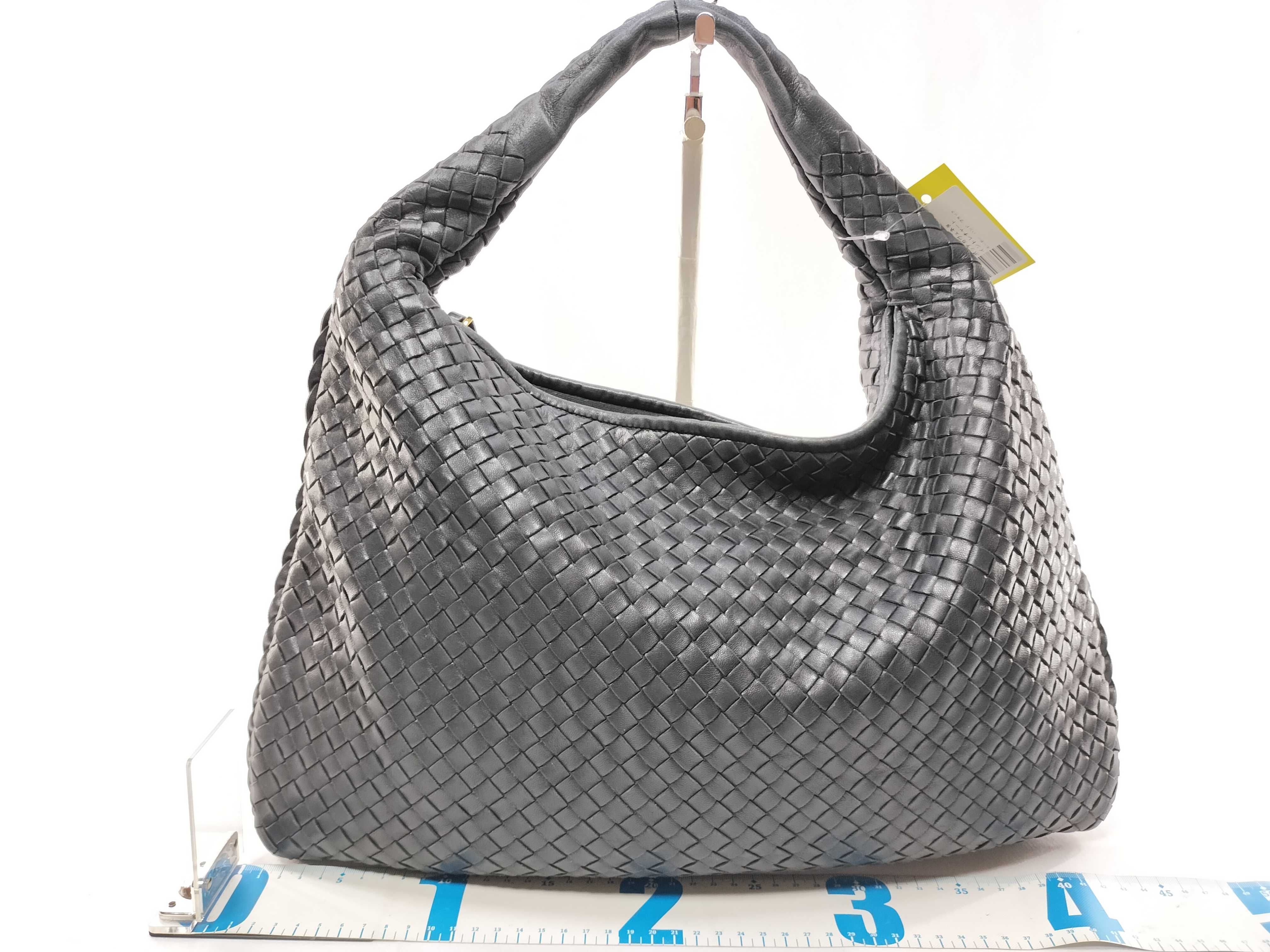 Intrecciato Hobo Hand Black Shoulder Bag — view 2