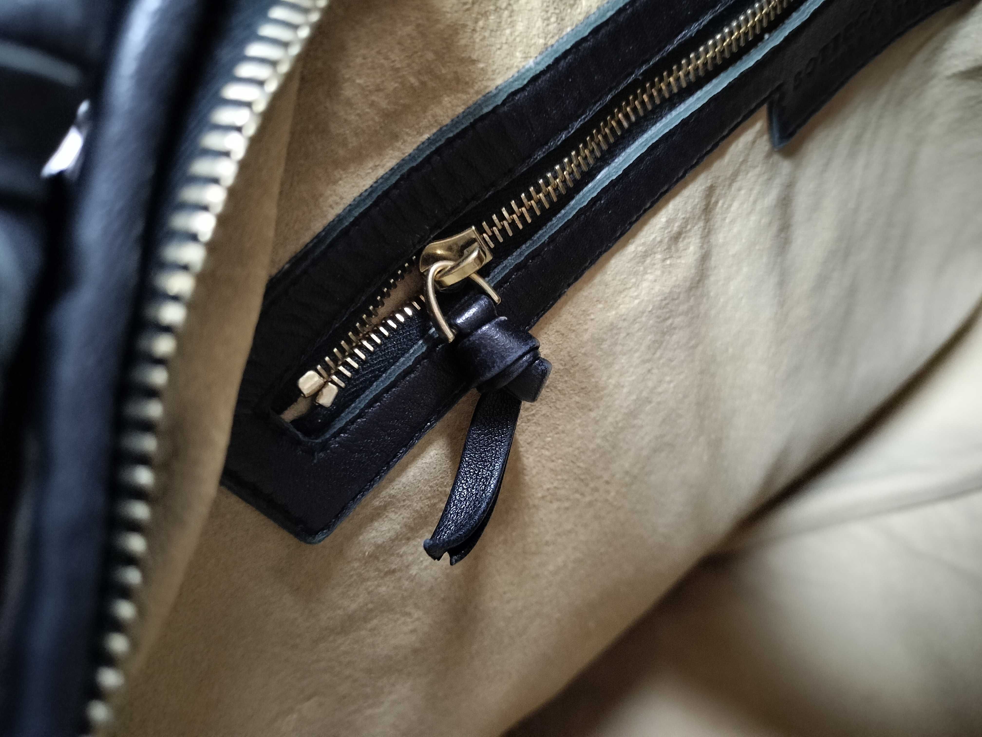 Intrecciato Hobo Hand Black Shoulder Bag — view 10