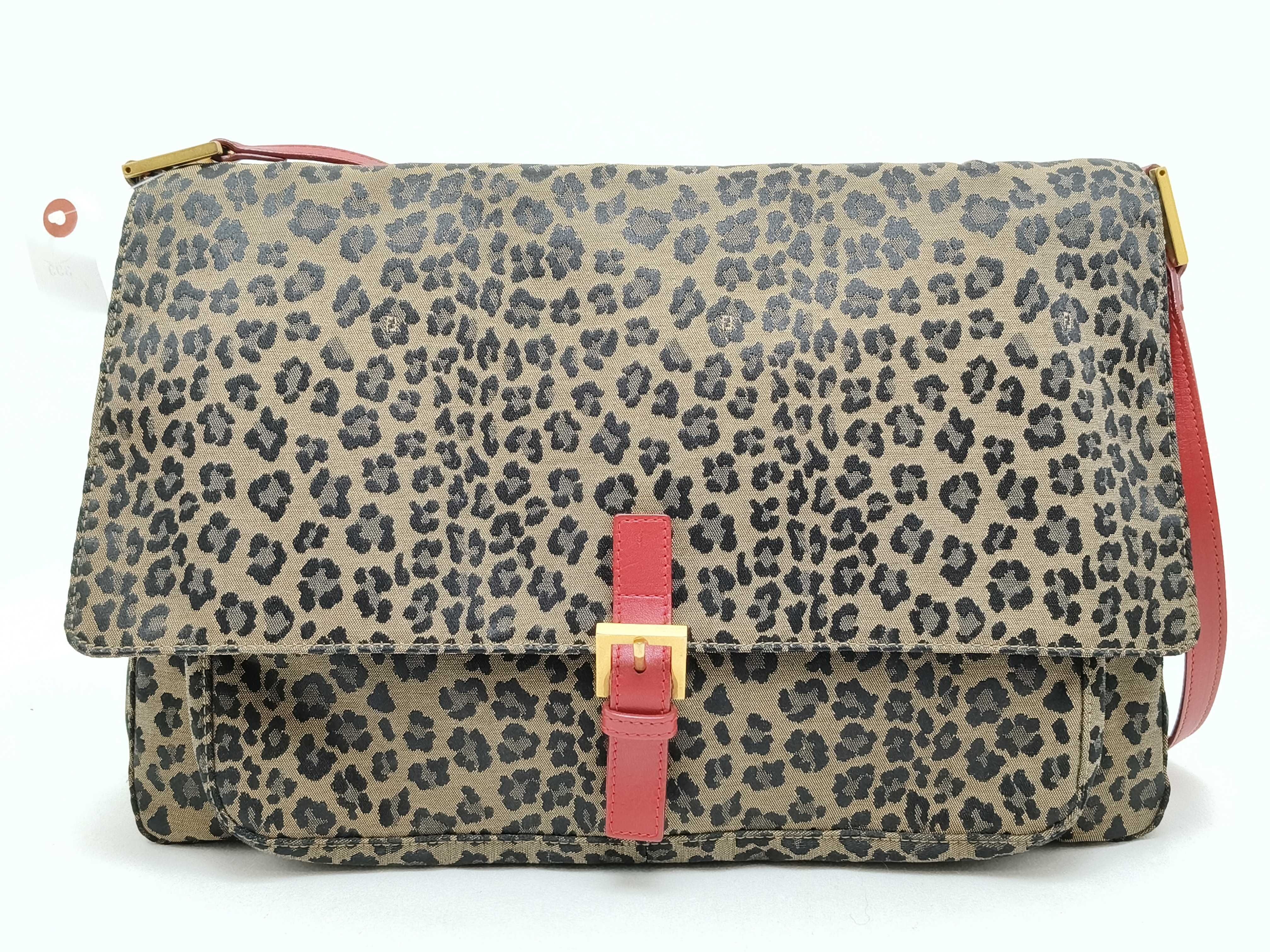 one shoulder bag