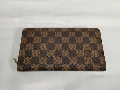Damier Zippy Wallet