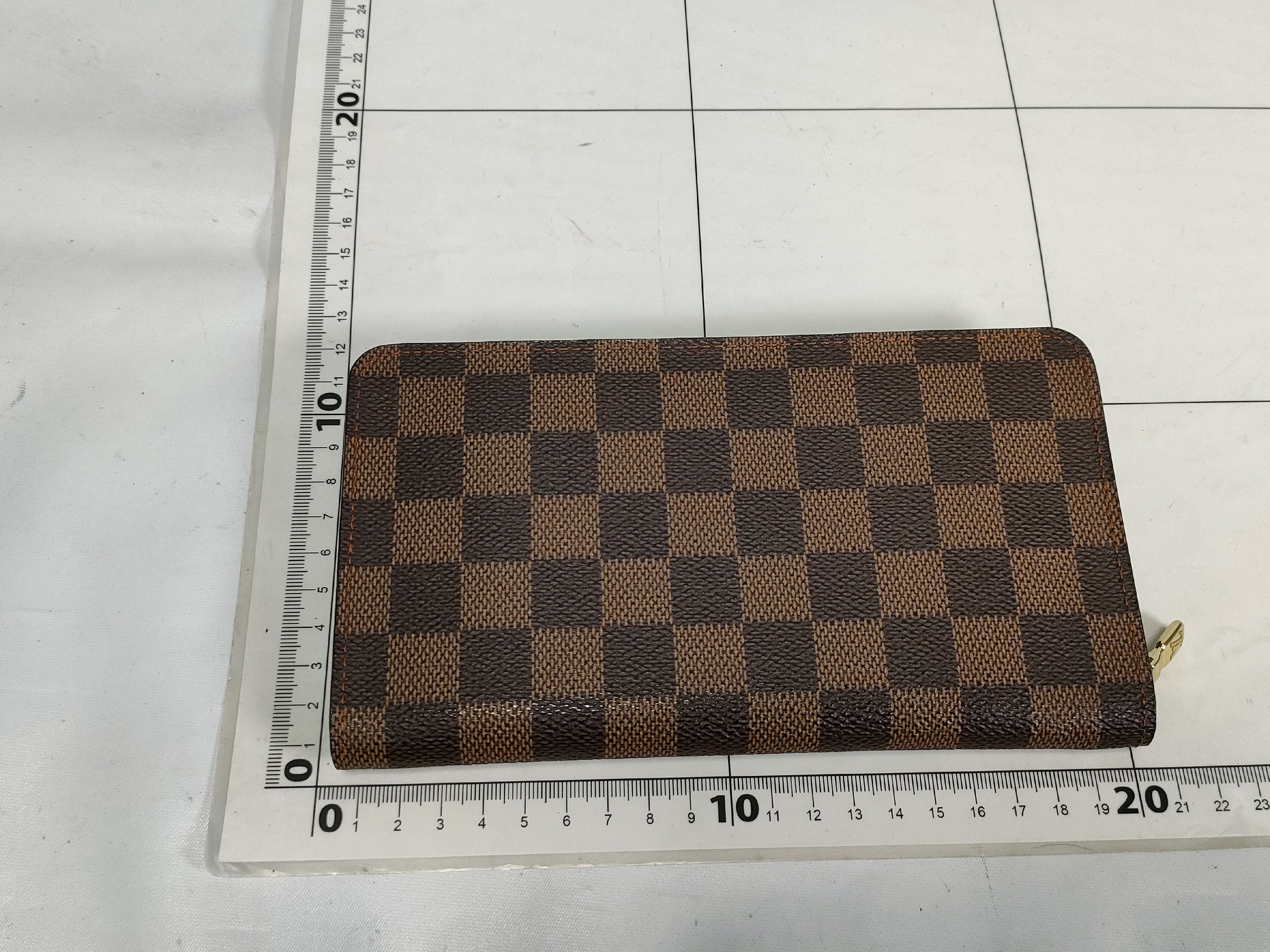 Damier Zippy Wallet — view 2