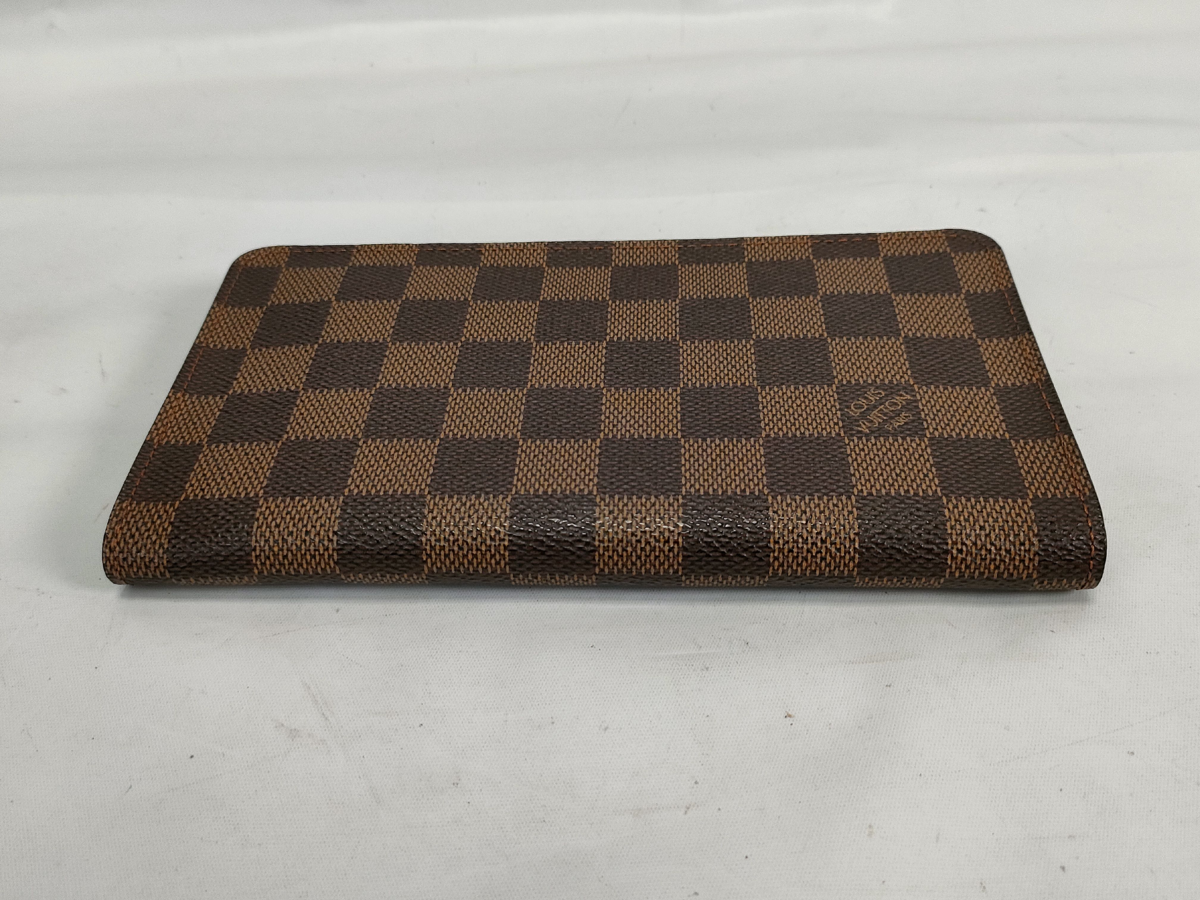 Damier Zippy Wallet — view 4