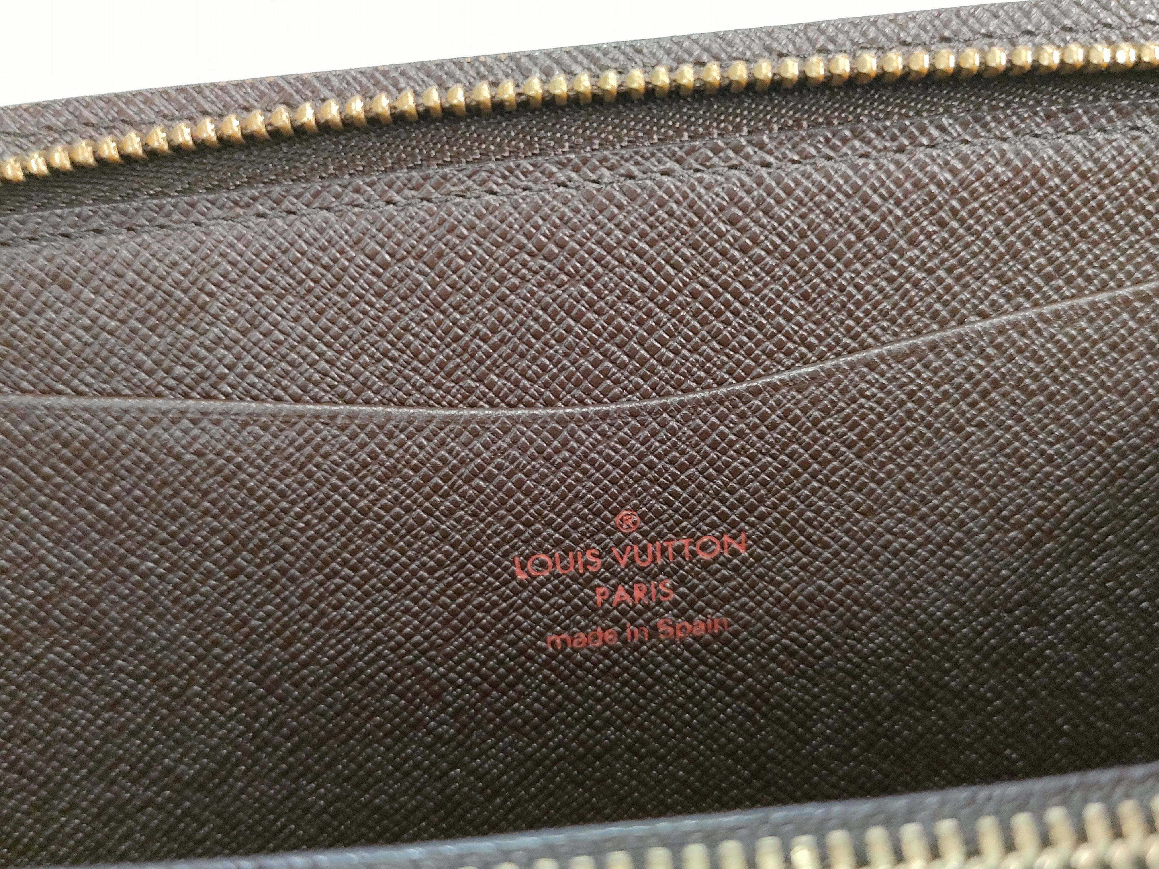 Damier Zippy Wallet — view 9