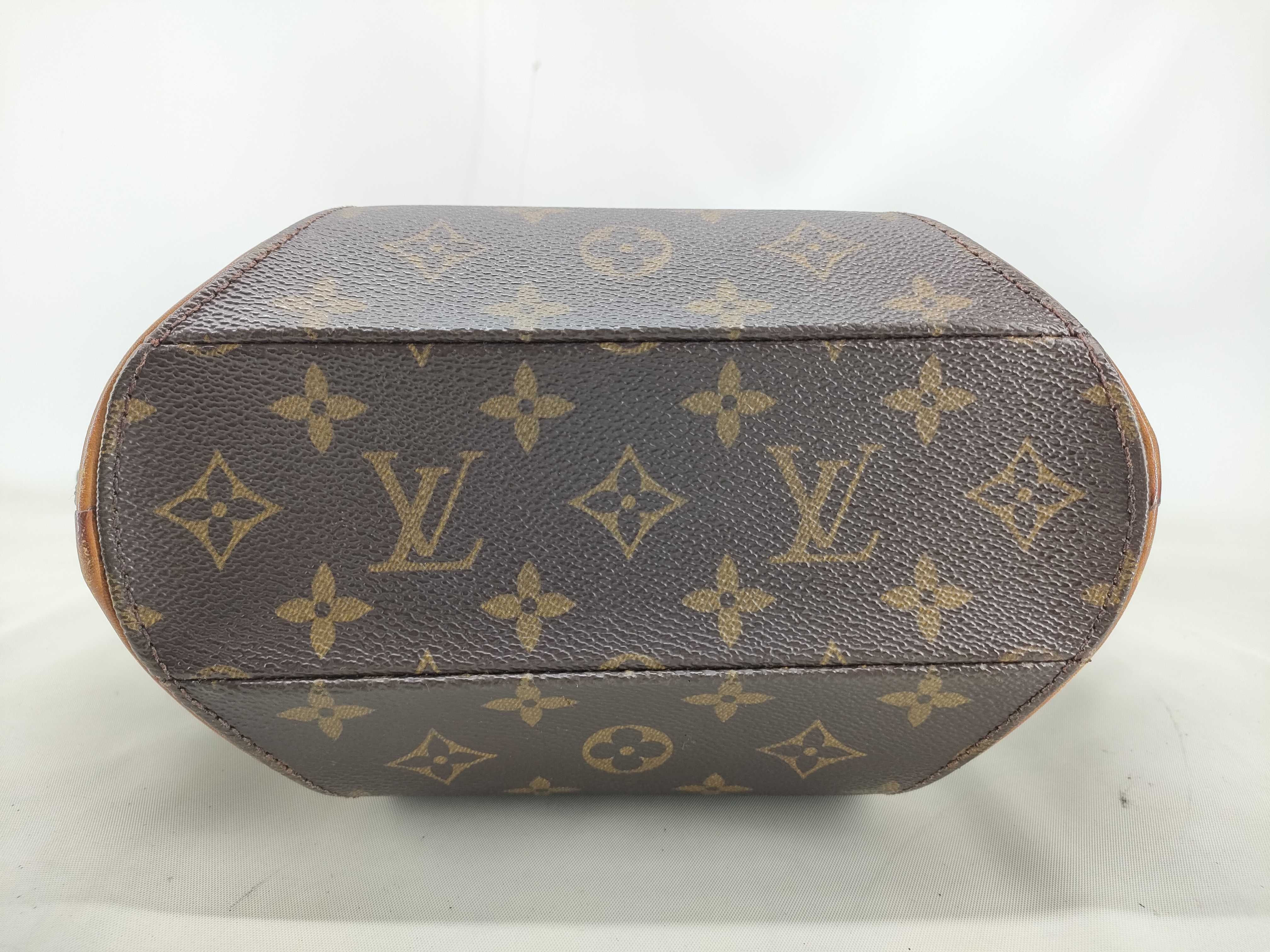 Monogram LOUIS VUITTON Monogram Bag Handbag — view 3