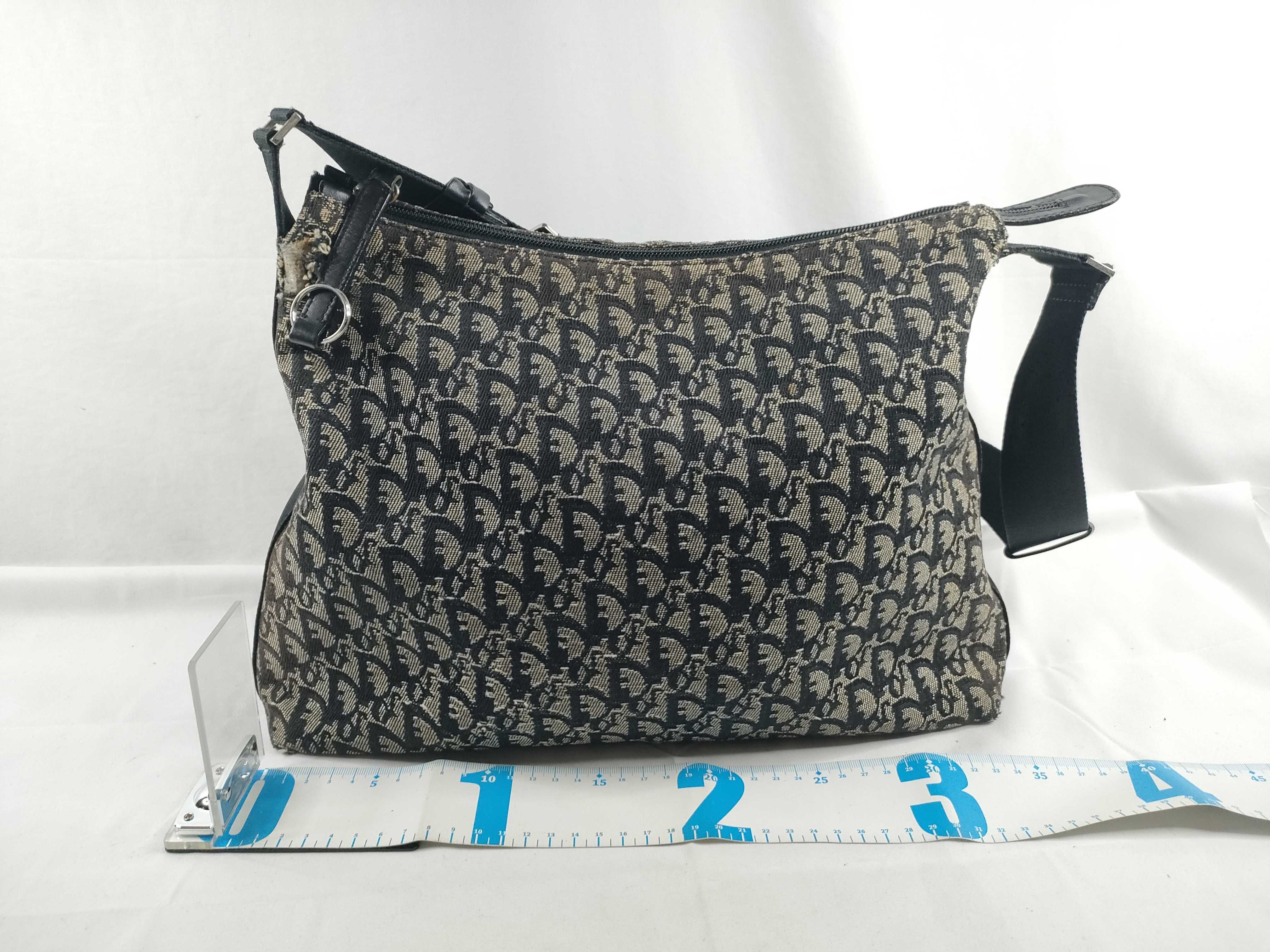 Trotter Christian Shoulder Bag Christian Trotter Crossbody Canvas Shoulder Bag Grey — view 2