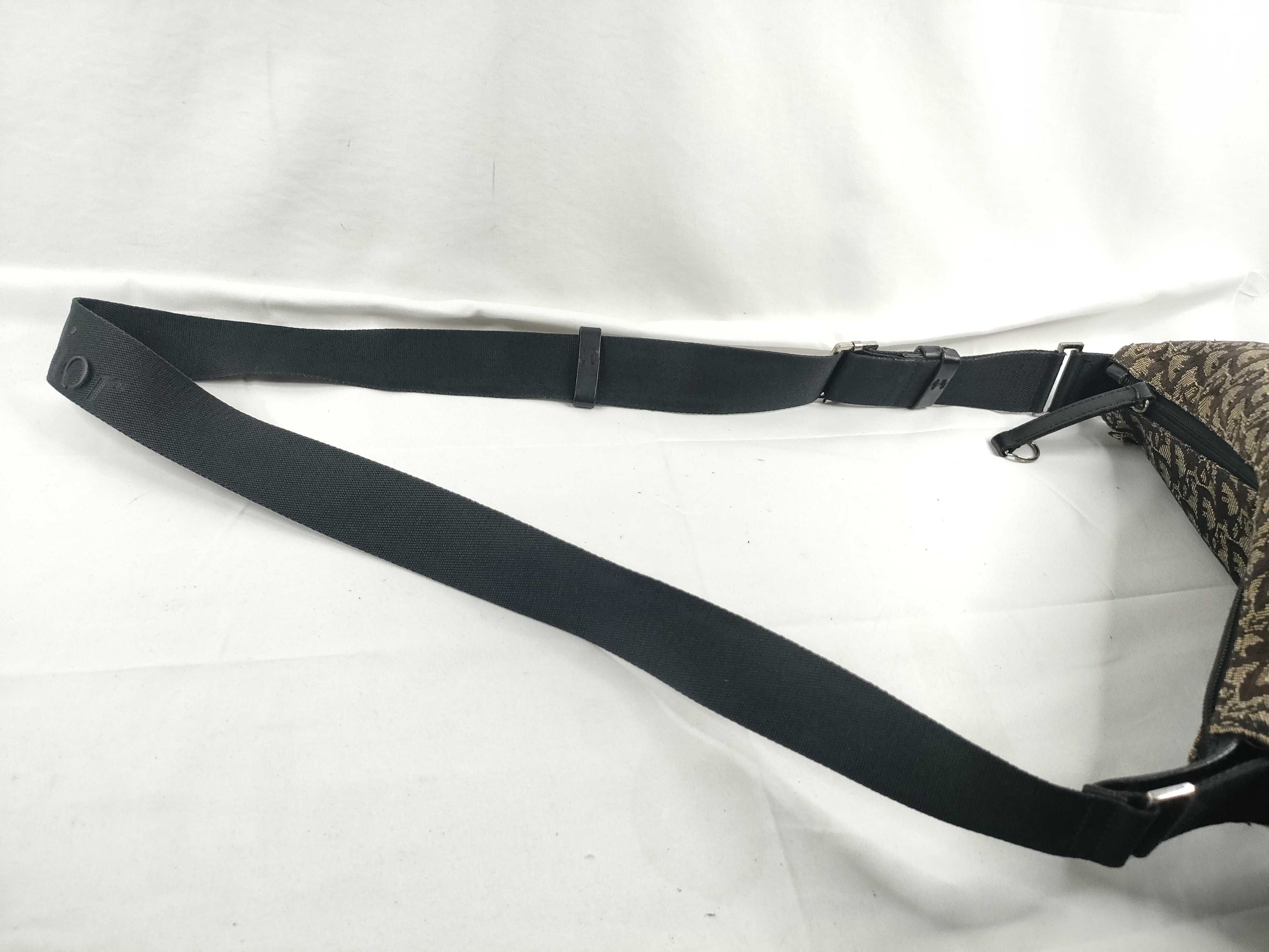 Trotter Christian Shoulder Bag Christian Trotter Crossbody Canvas Shoulder Bag Grey — view 7