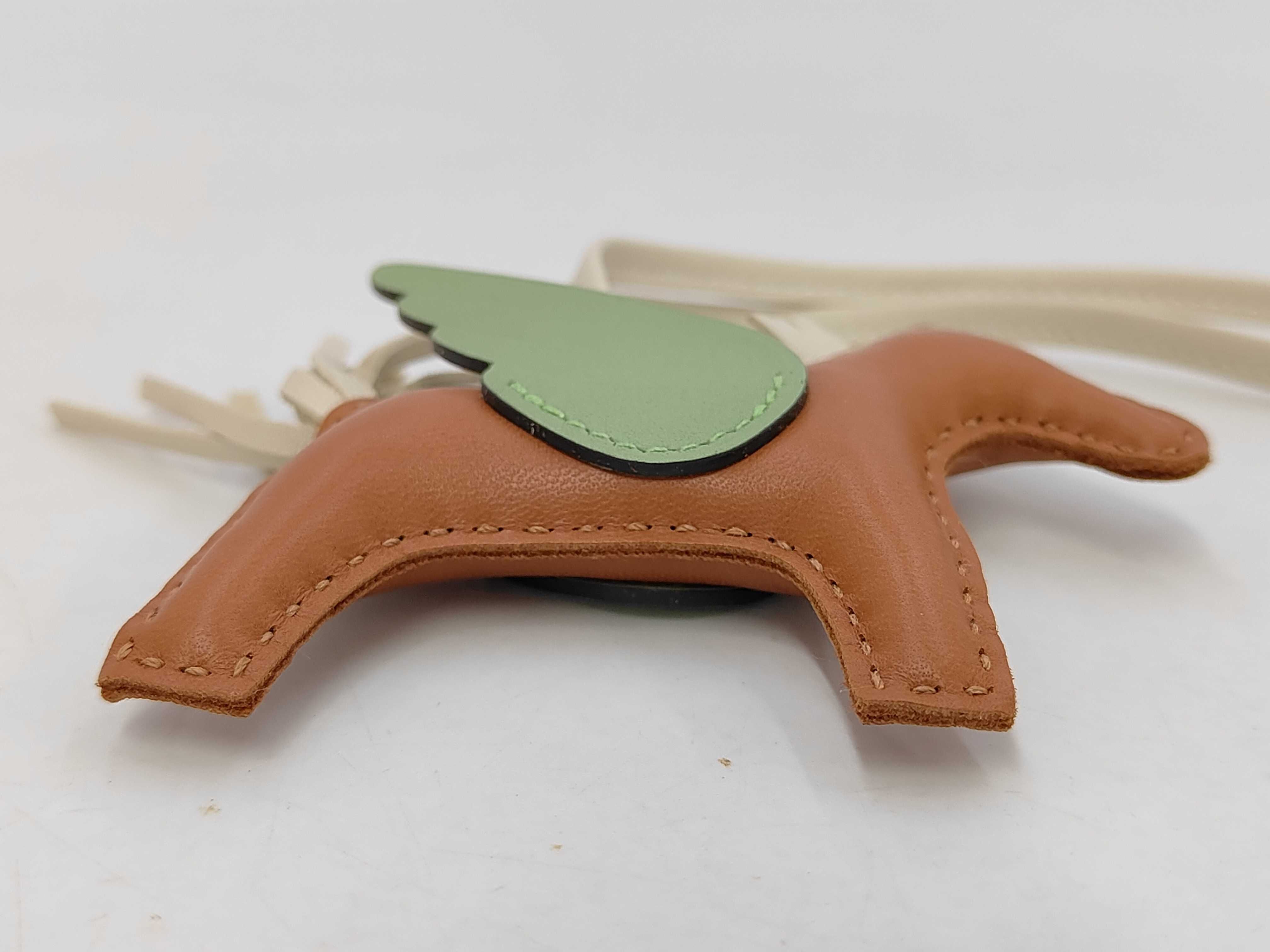 Pegasus PM Charm, B Stamp, Leather, Gold, Nata Vert Cricket, Box Charm — view 3
