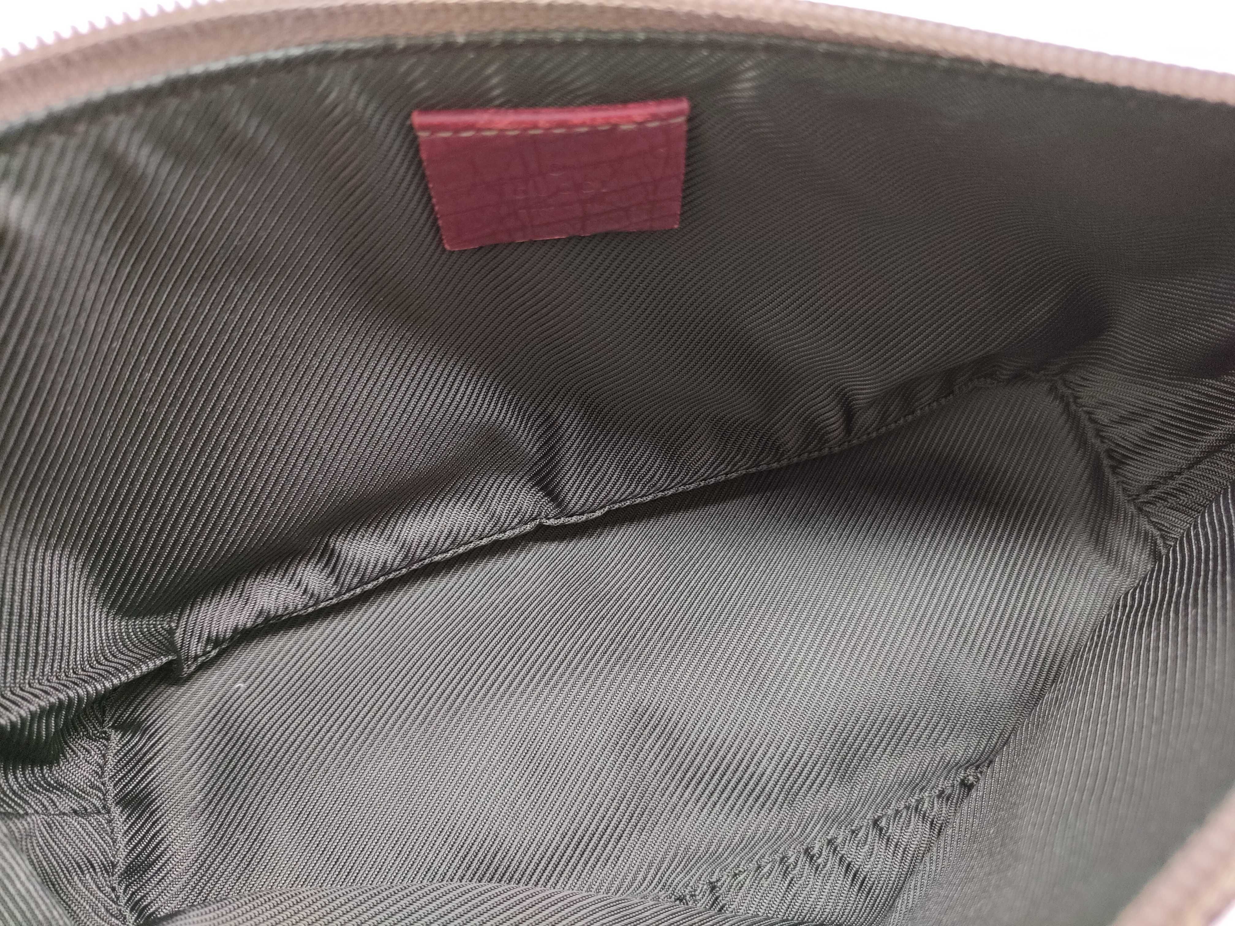 GG Canvas Accessory Pouch Handbag GG Canvas Handbag — view 10