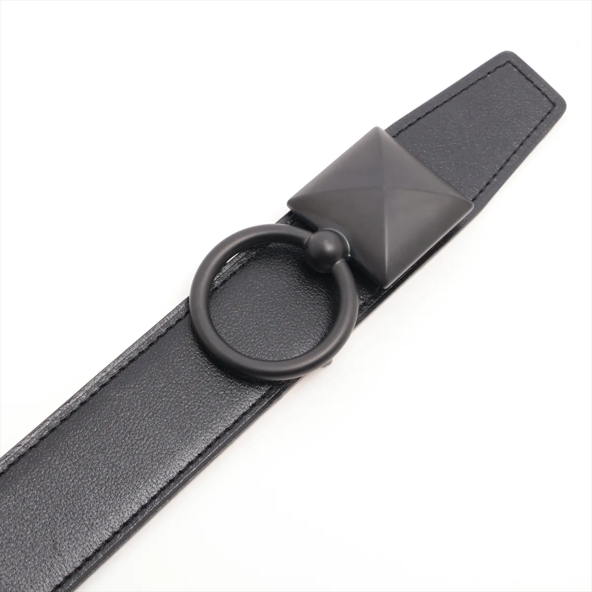 Medor Coriedossian Engraving is unclear Belt 90 Leather Black x Orange — view 2