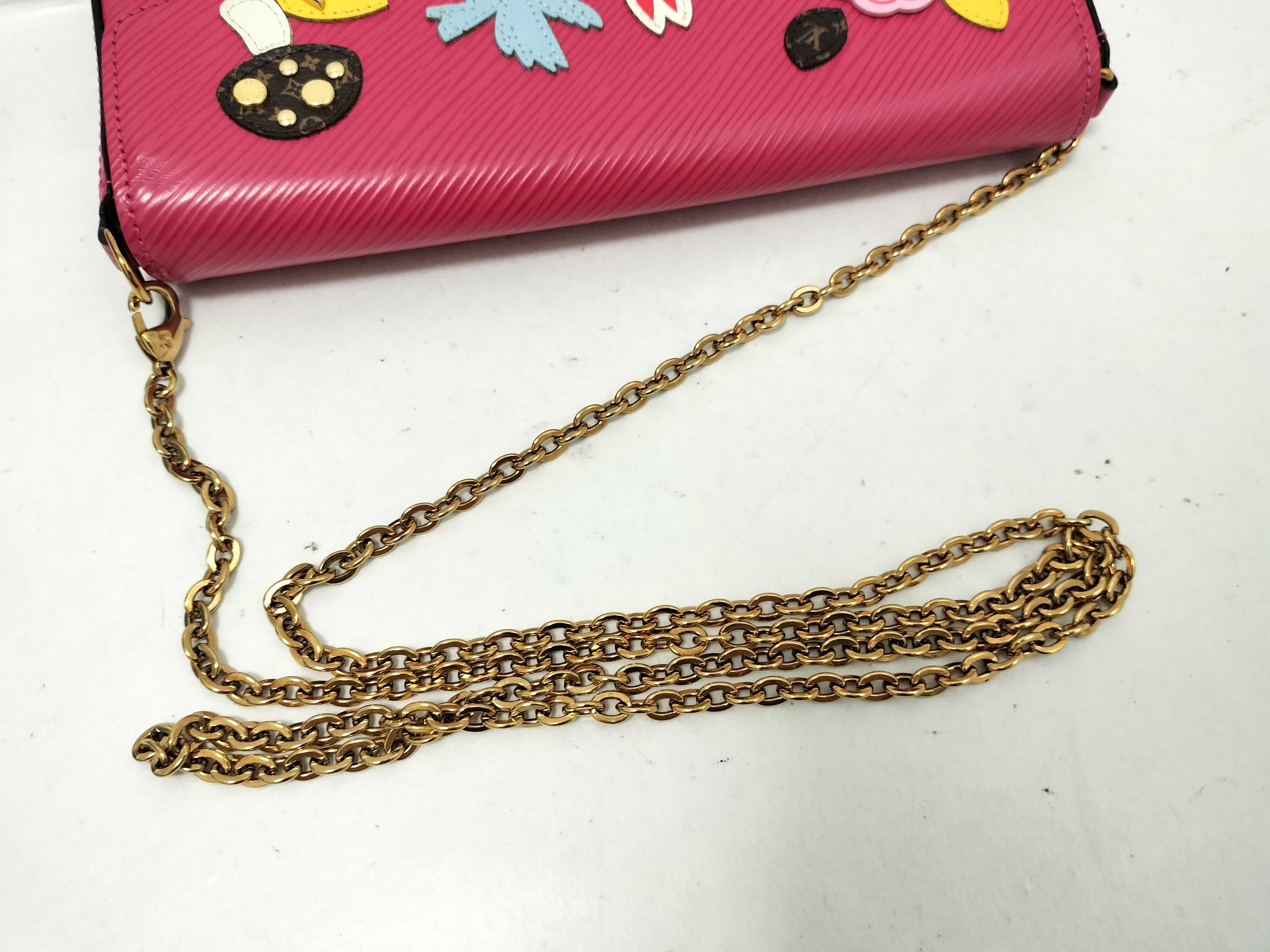 Epi Louis Vuitton M62614 Chain Shoulder Bag Wallet Long Wallet Epi Shoulder Bag — view 3