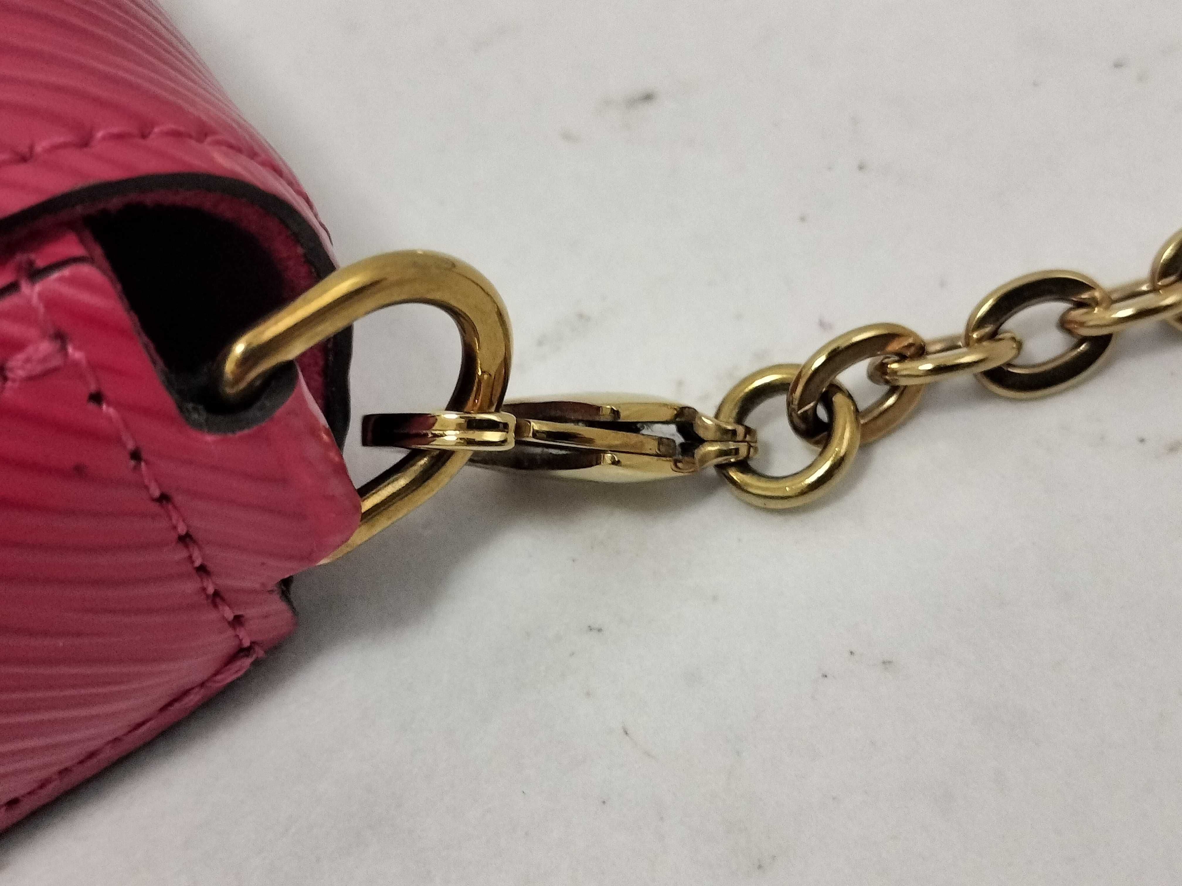 Epi Louis Vuitton M62614 Chain Shoulder Bag Wallet Long Wallet Epi Shoulder Bag — view 5