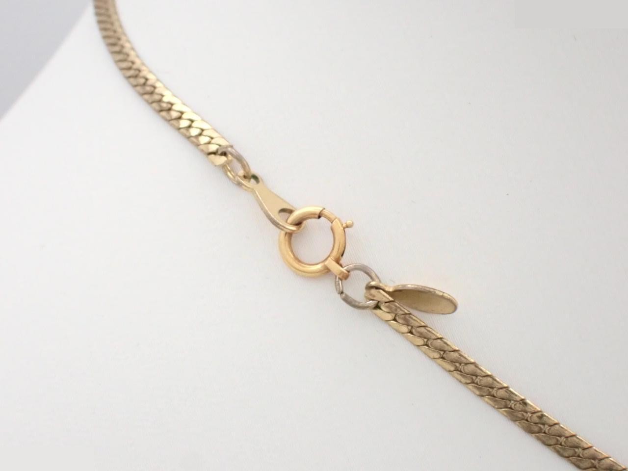Necklace, neck circumference approximately 43 cm — view 2