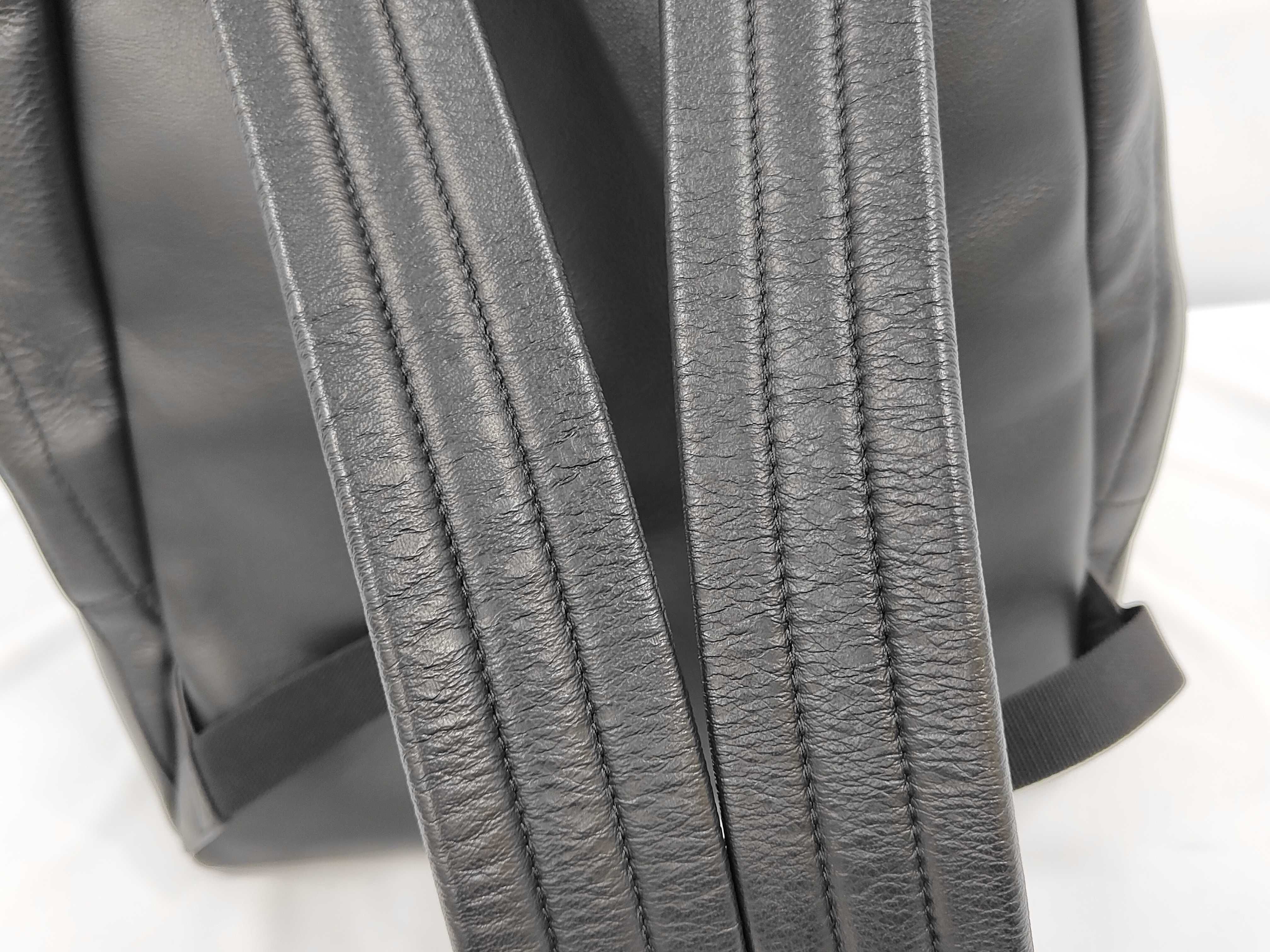 Everyday Leather Backpack/Rucksack, Black, 552374. Accessories: Dust bag. — view 5