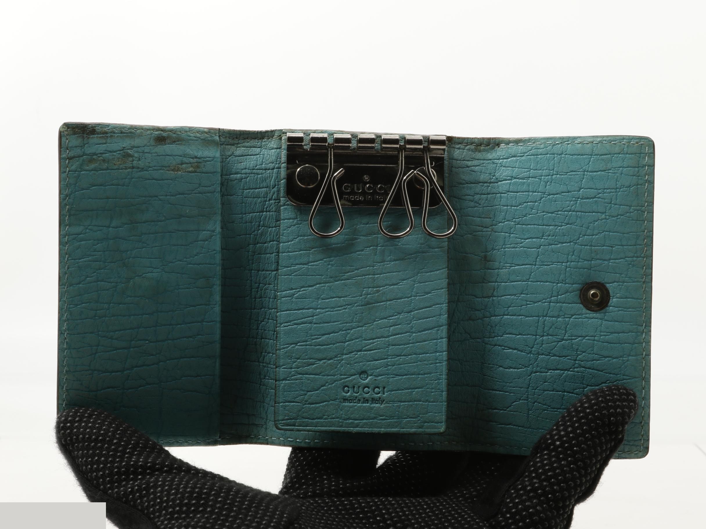 Key case — view 4
