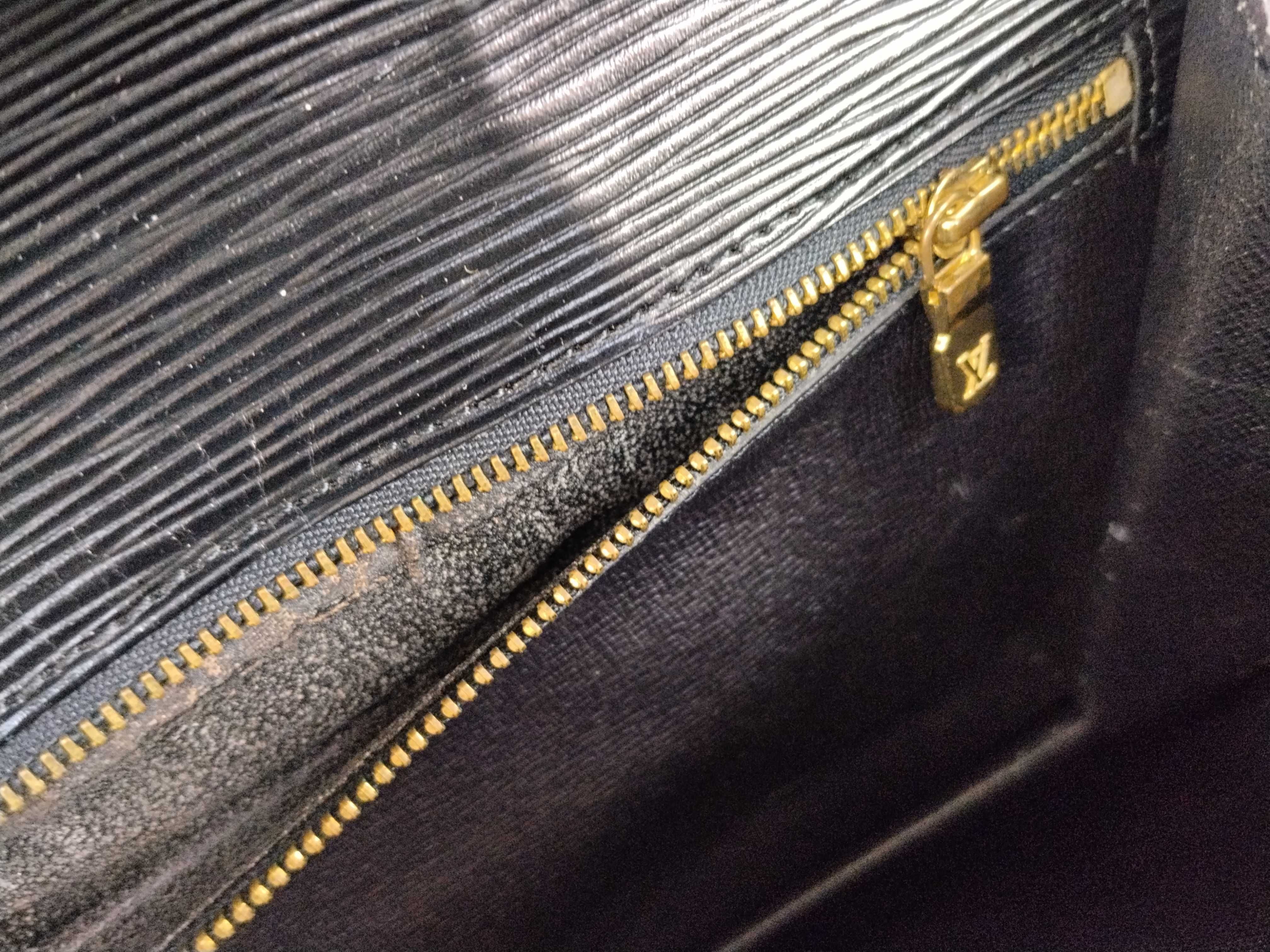 Epi Leather Louis Vuitton Epi Serie Dragonne 52612 Second Bag — view 11