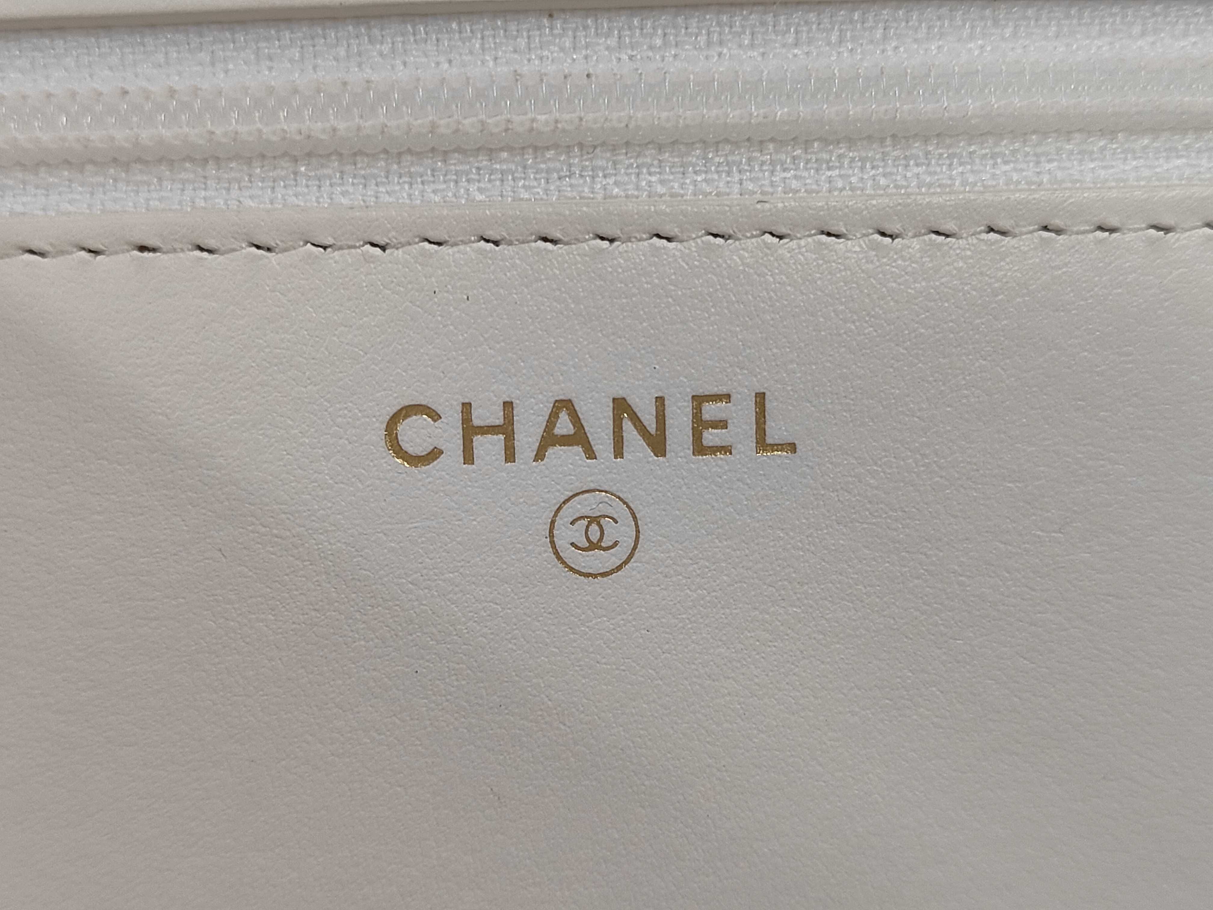 Boy Caviar Skin White Serial Plate Chain Wallet Shoulder Bag — view 6
