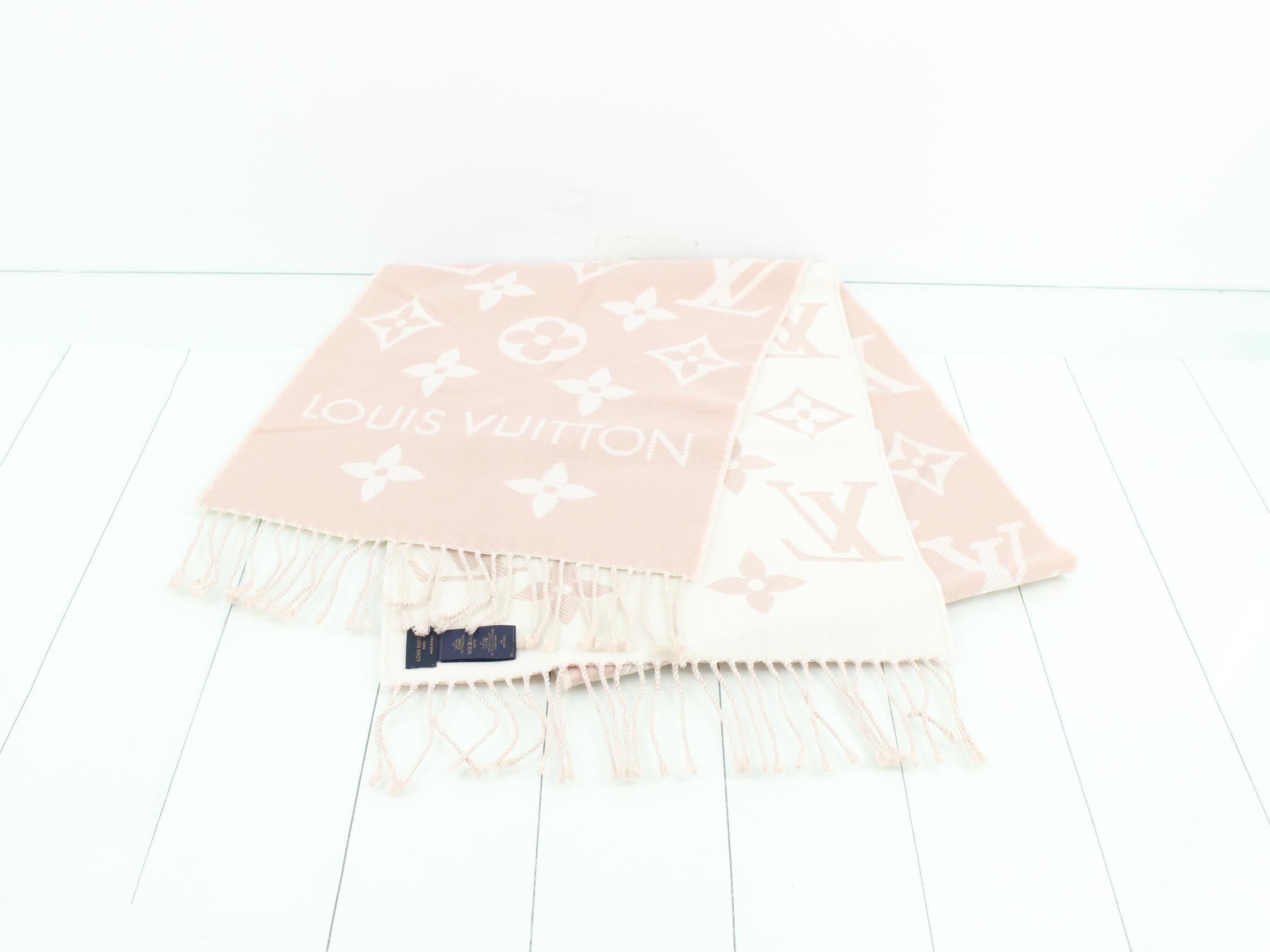 scarf — view 2
