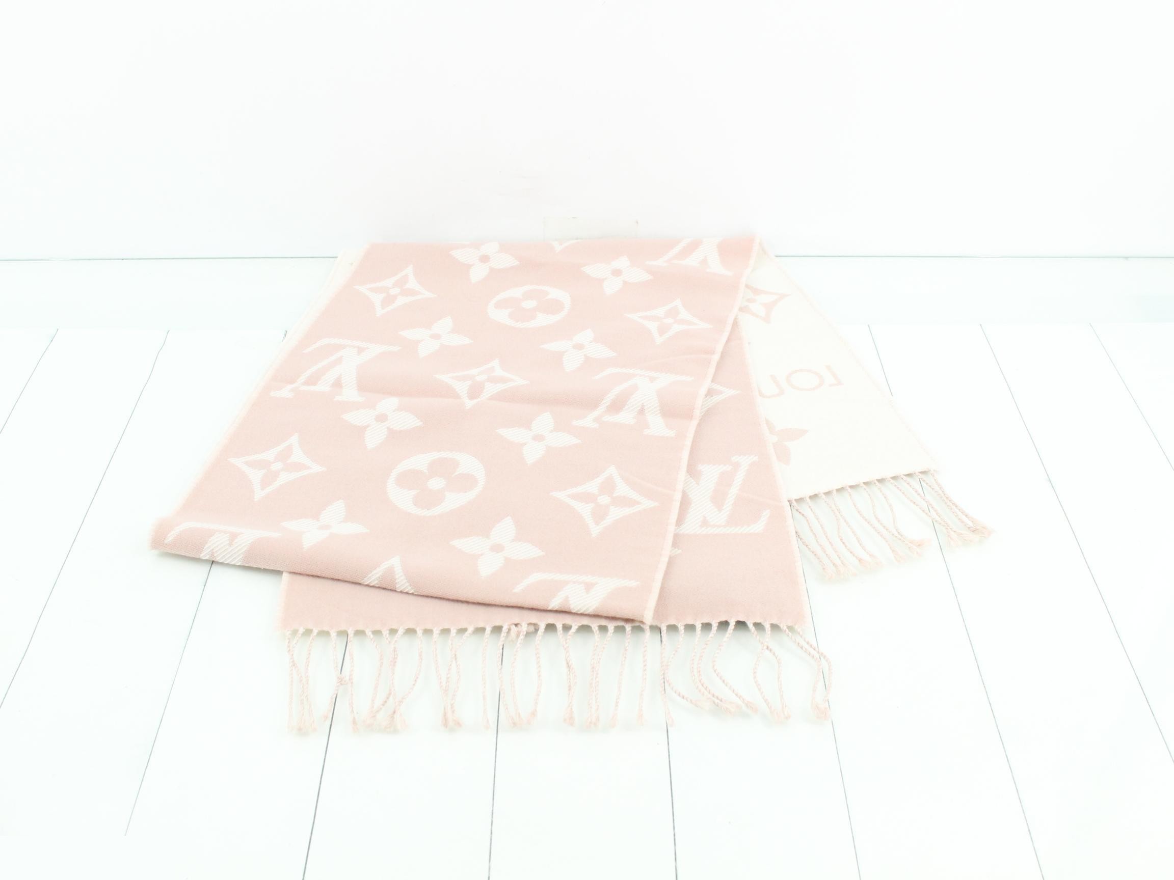 scarf — view 3