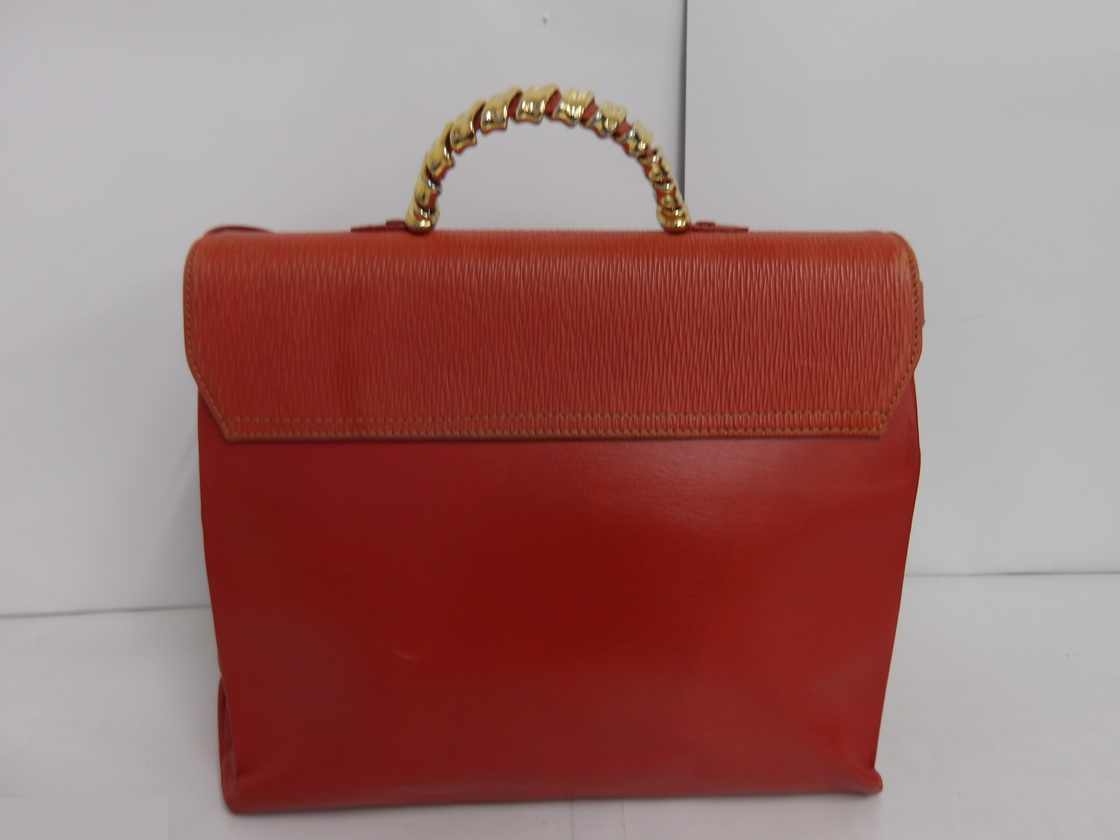 Velázquez handbag with strap, 2-way bag, twist design. — view 2